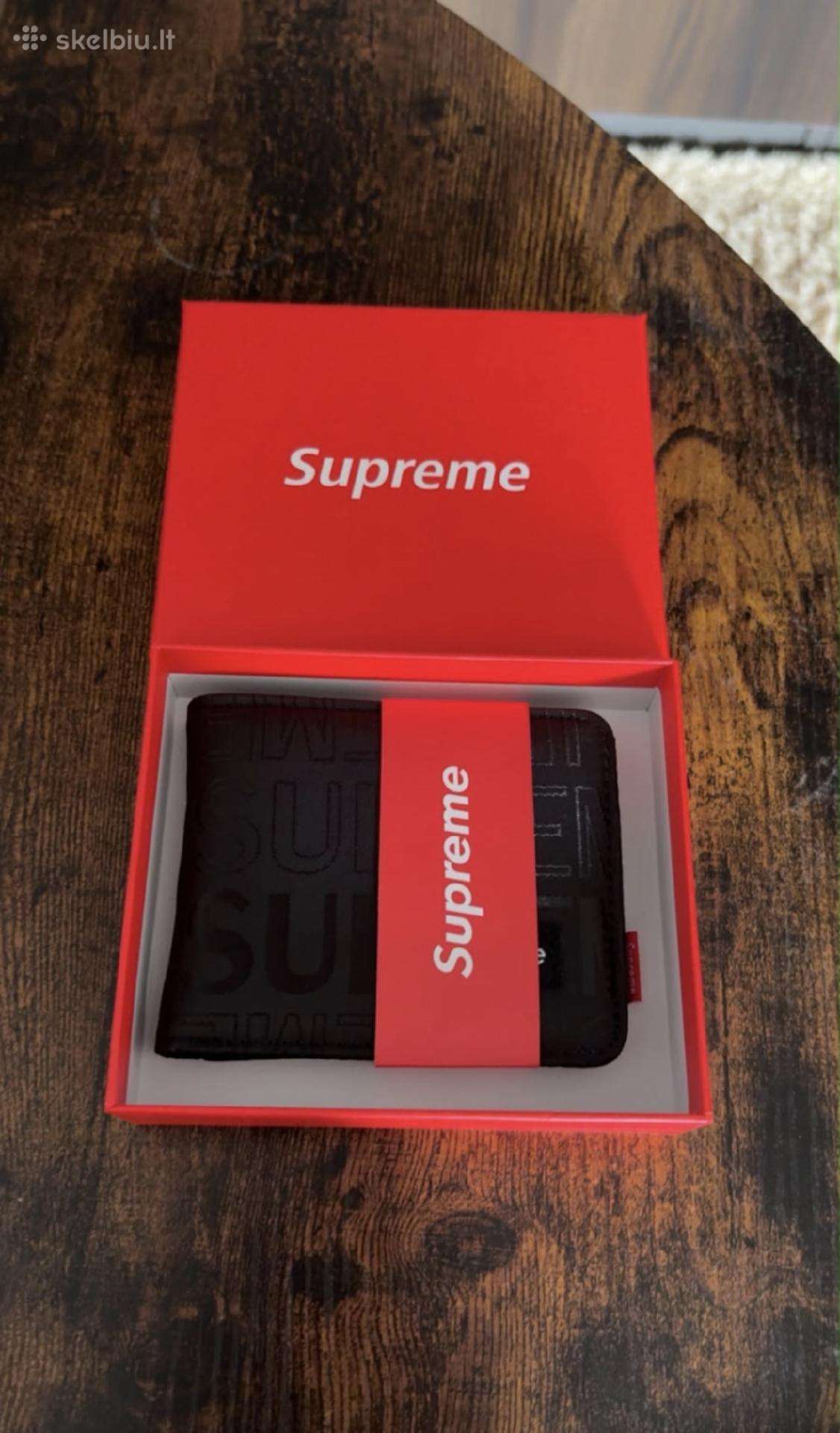 Supreme pinigine