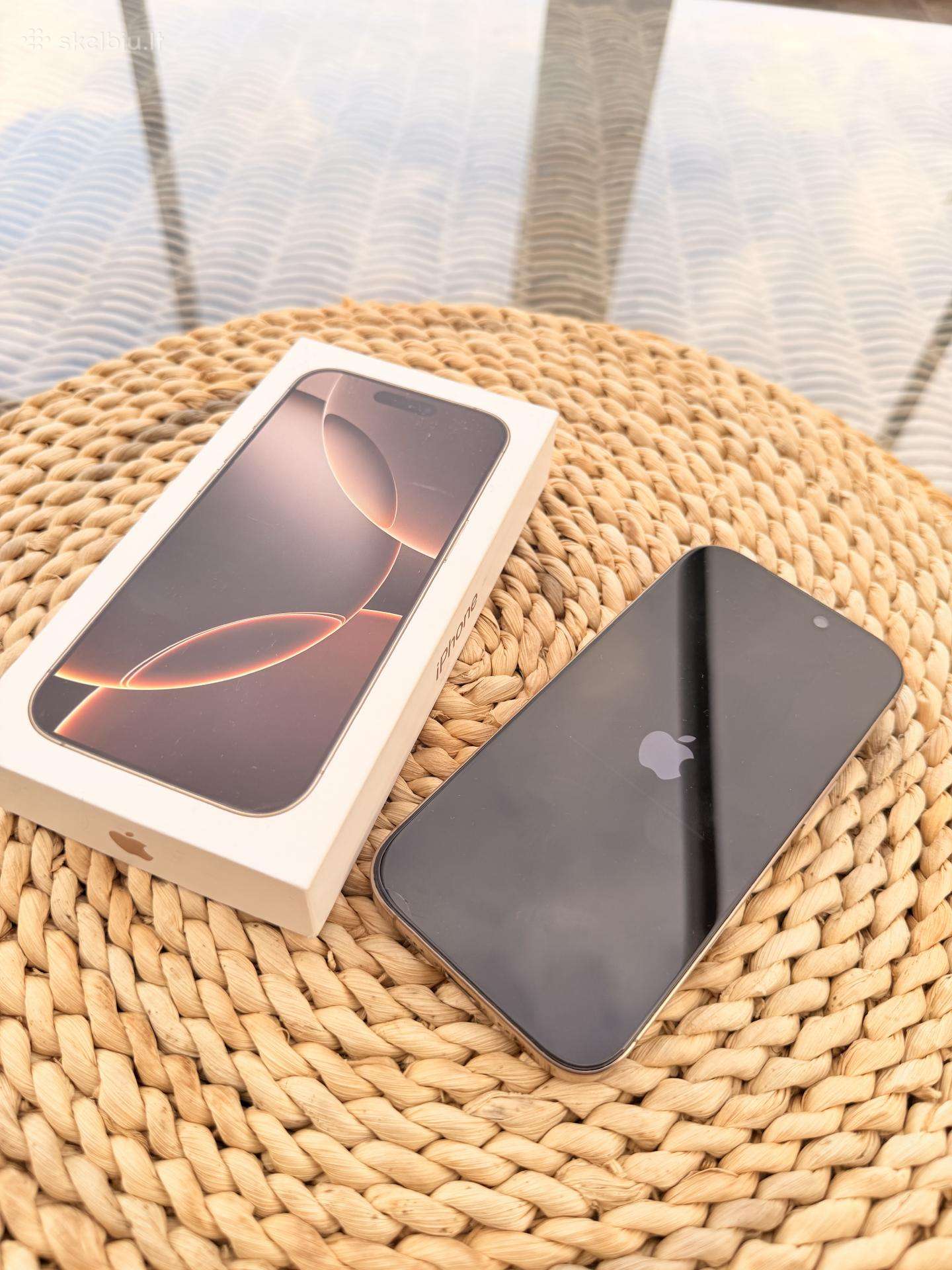 iPhone 16 Pro 256 GB Desert Titanium