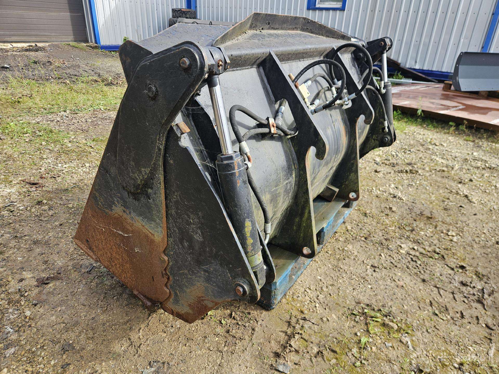 Volvo, krautuvai, keltuvai