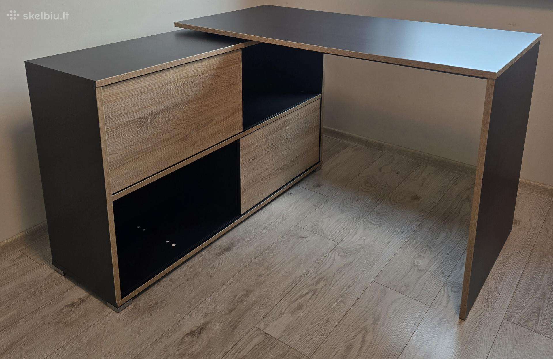 Modernus kampinis darbo / rašomasis stalas