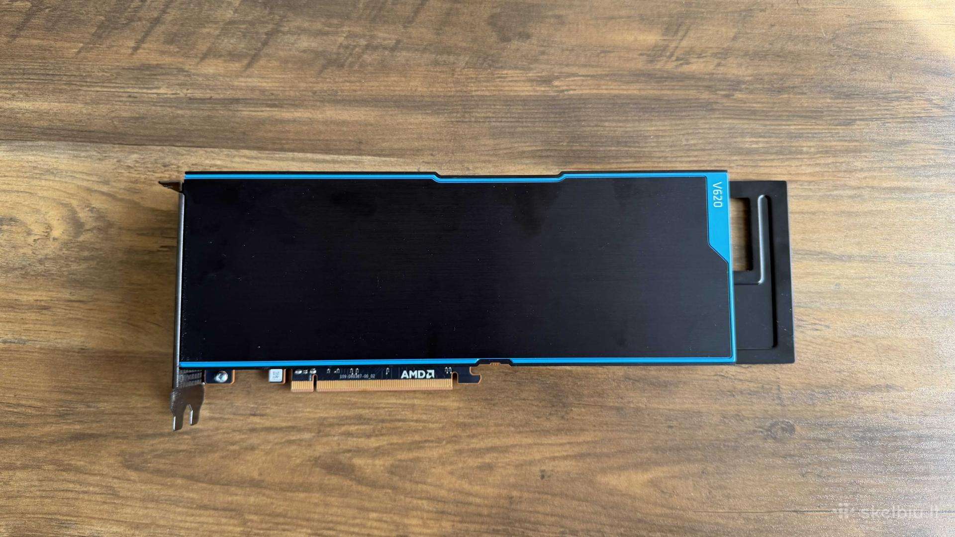 Amd Radeon Pro V620 32 GB Gddr6 (Navi 21, Rdna 2)