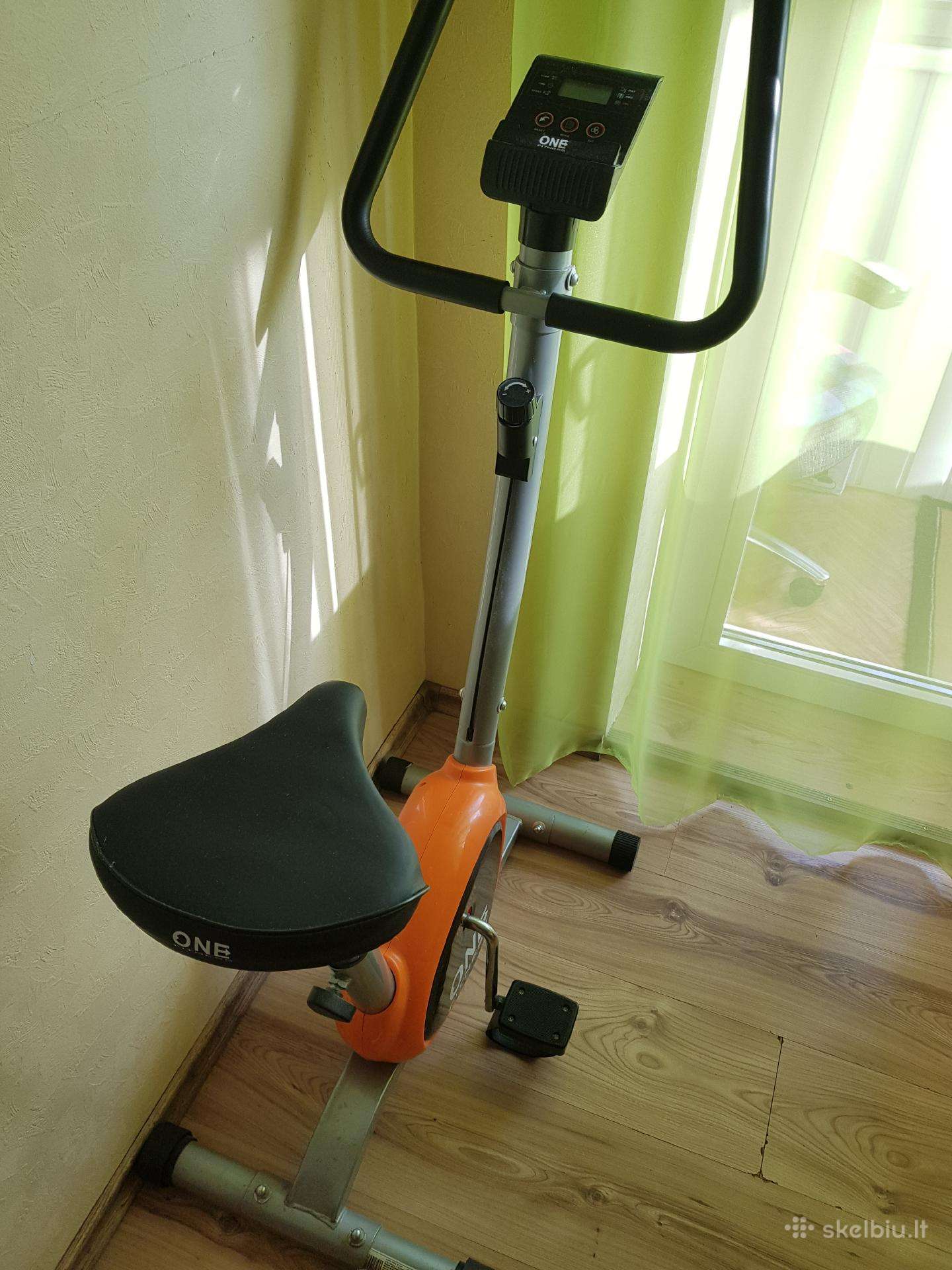 Parduodu dviratį treniruoklį