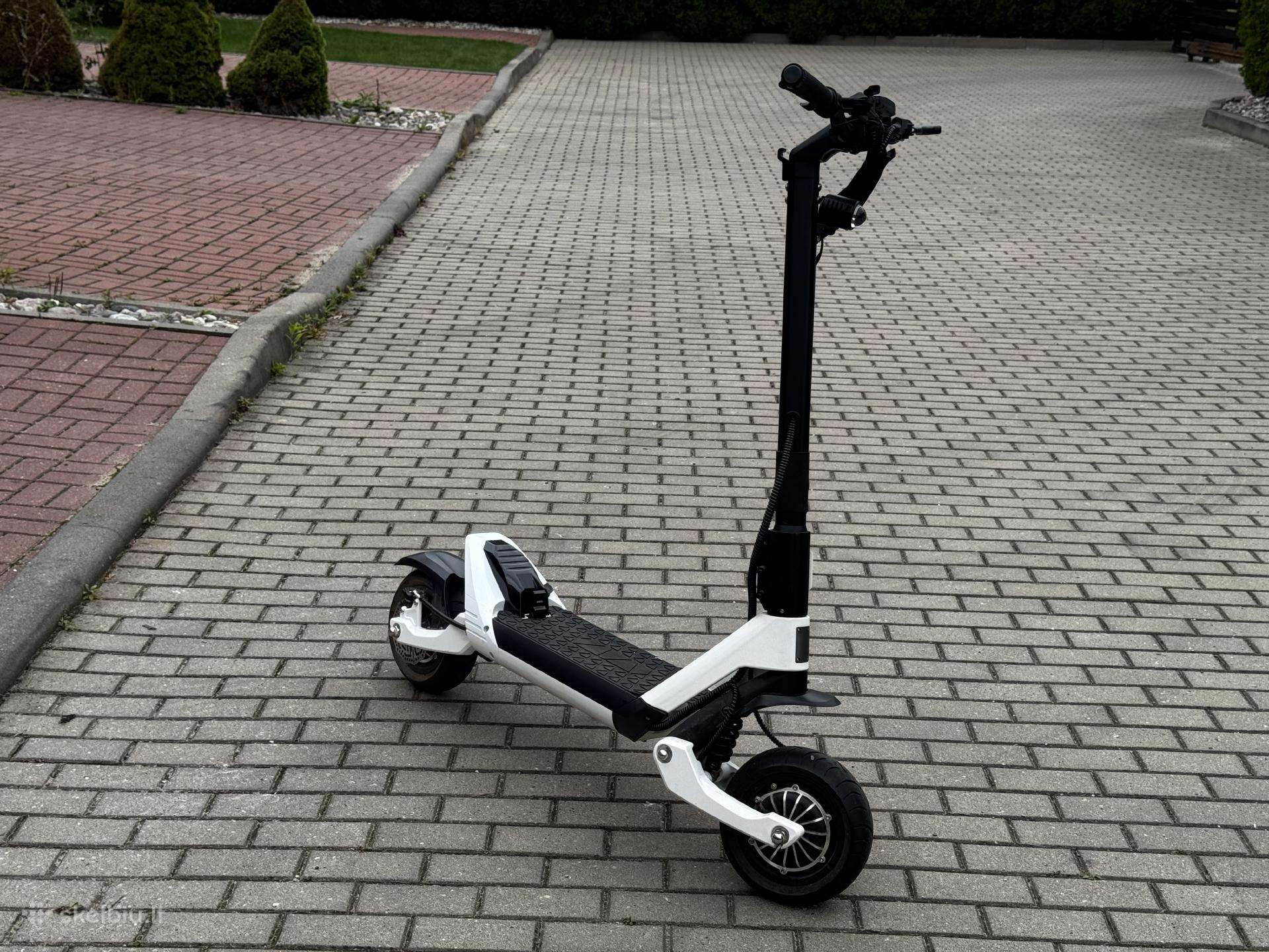Boe 808 1500w*2 60v 21ah Electric Scooter