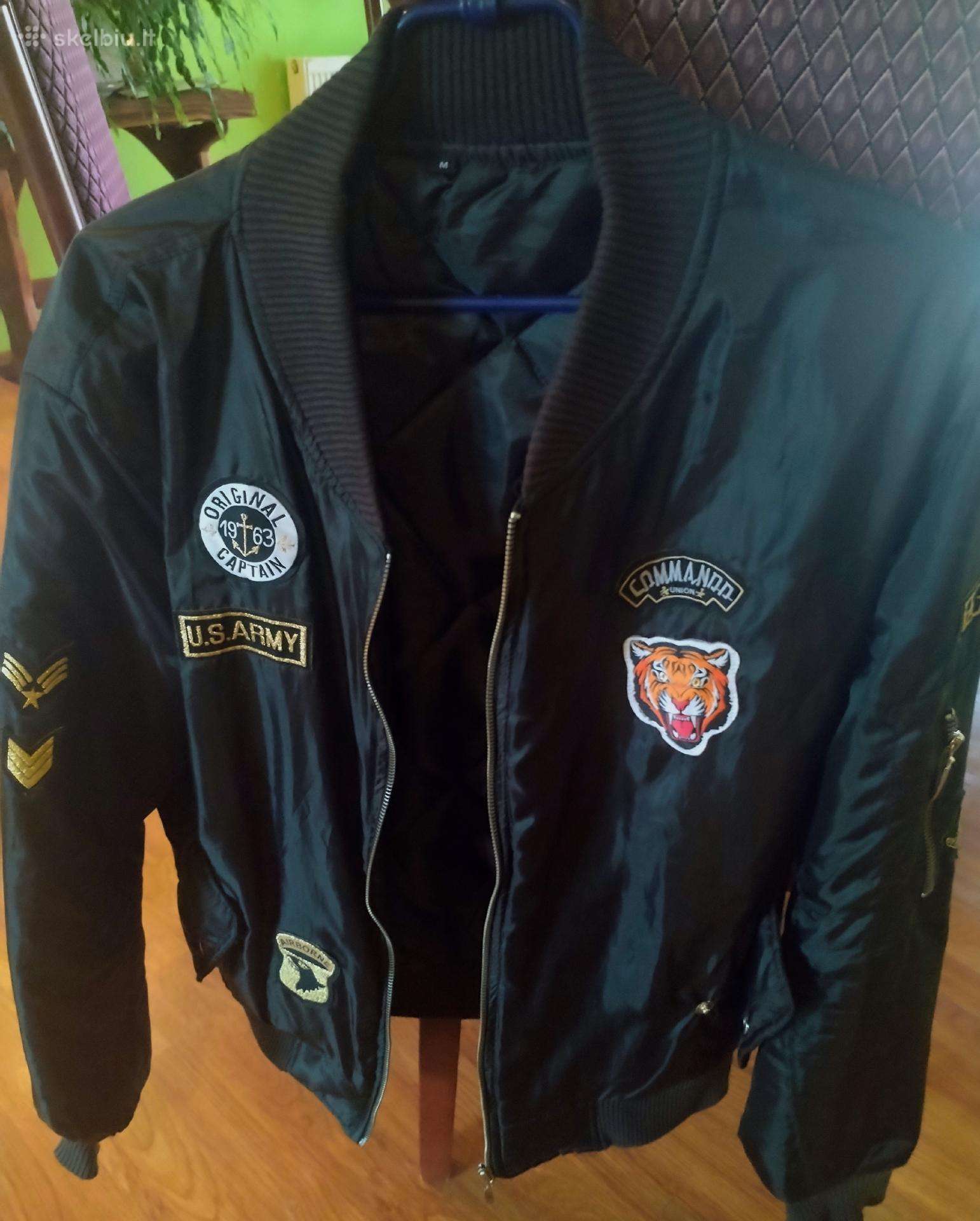 Bomber striukė