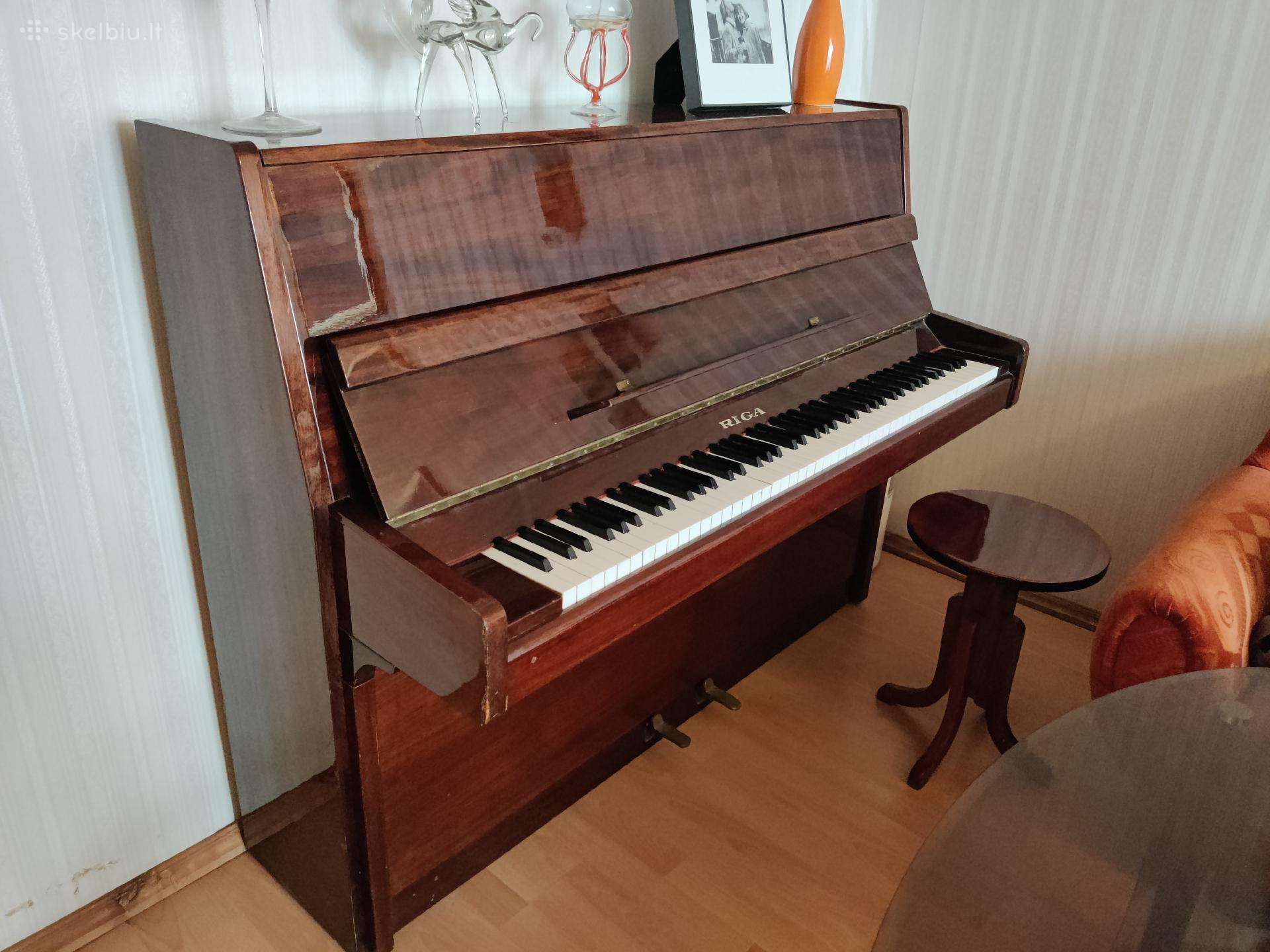 Pianinas „riga“ su kėde – 25 €
