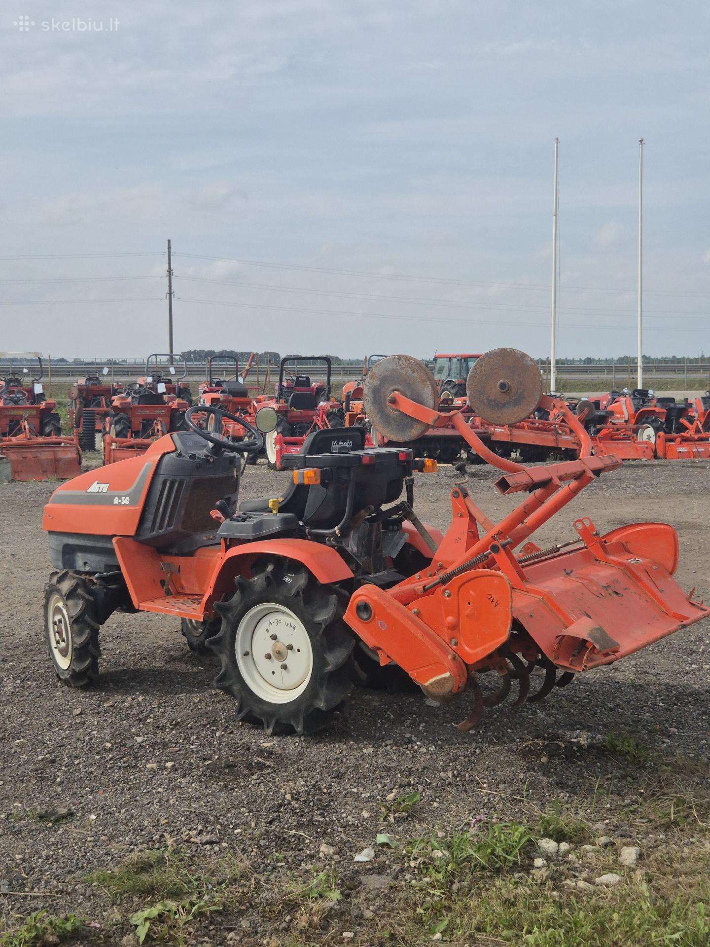 Kubota A-30, tractors