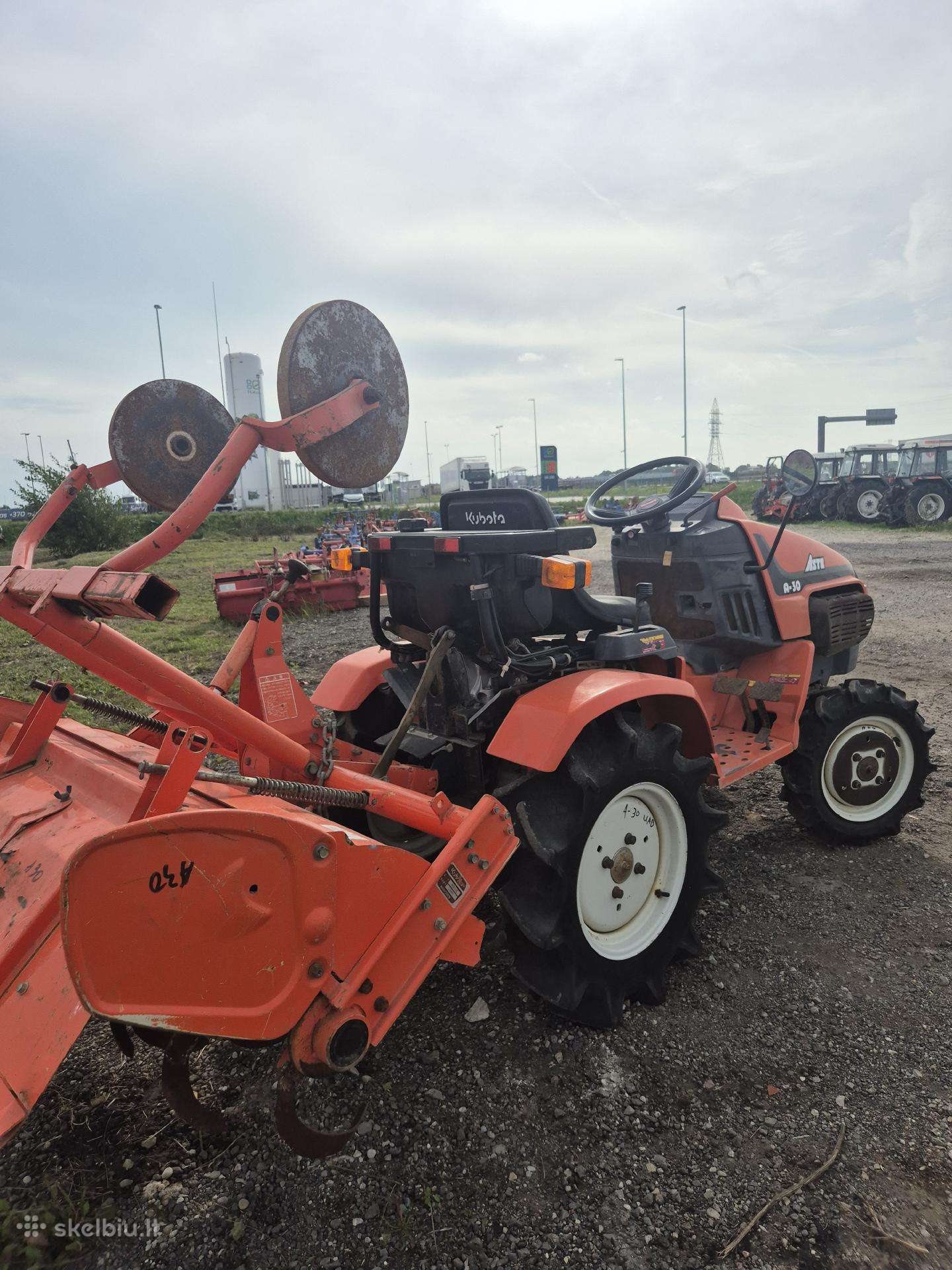 Kubota A-30, tractors