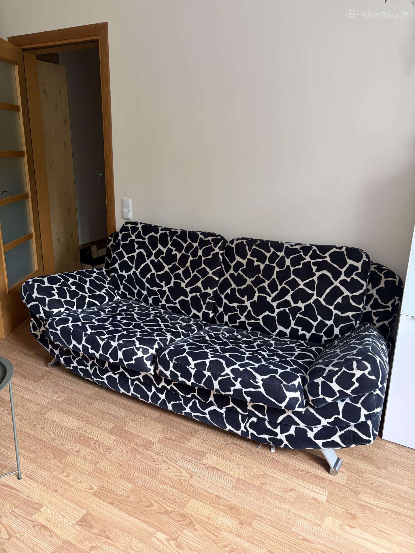 Dovanojama sofa-lova