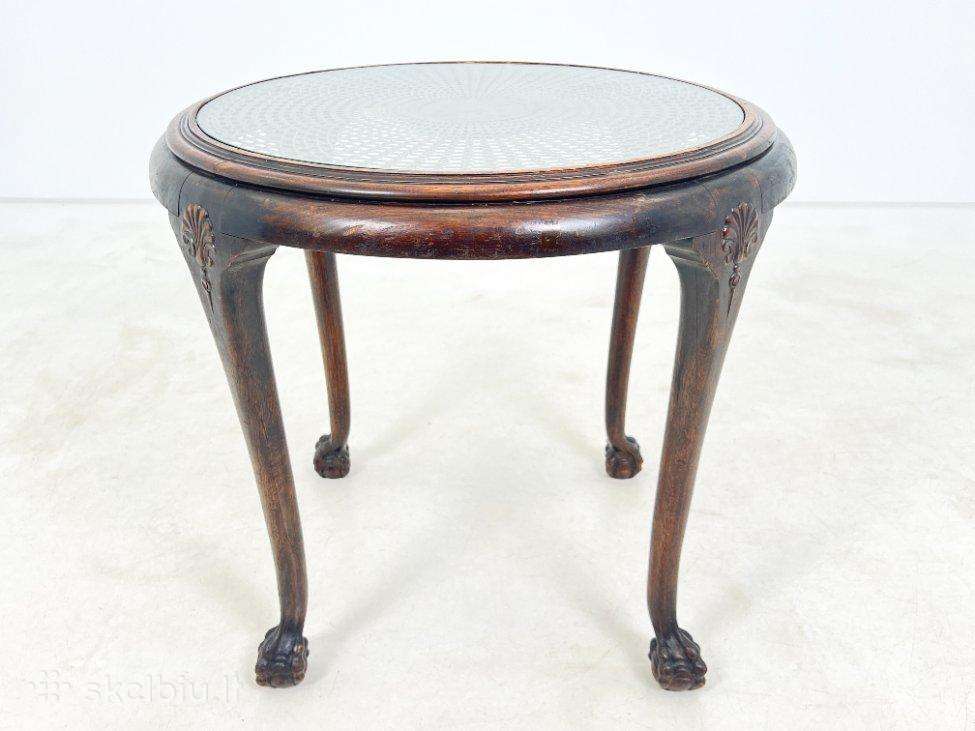Chippendale stiliaus staliukas