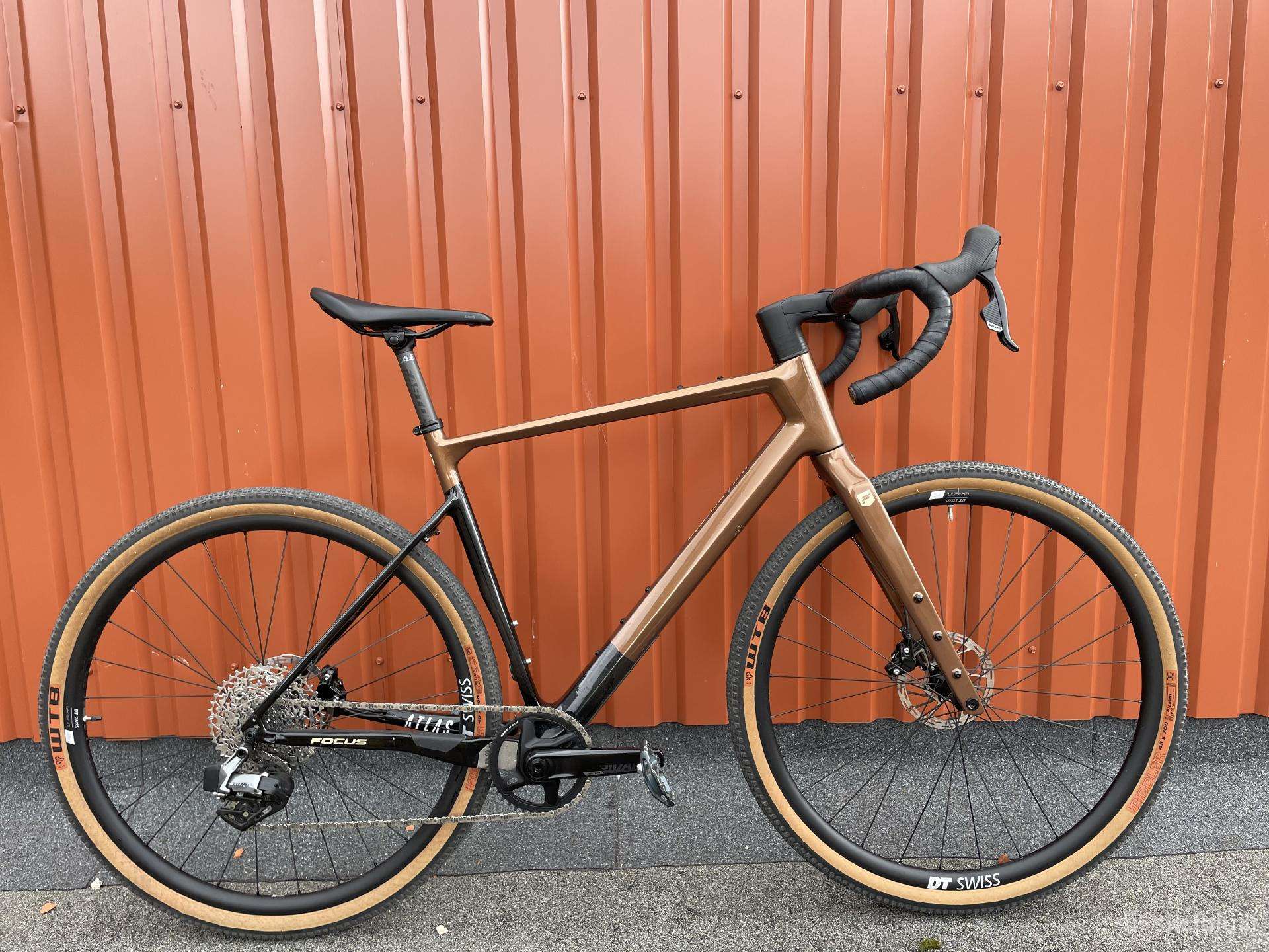 Karboninis gravel dviratis Focus Atlas