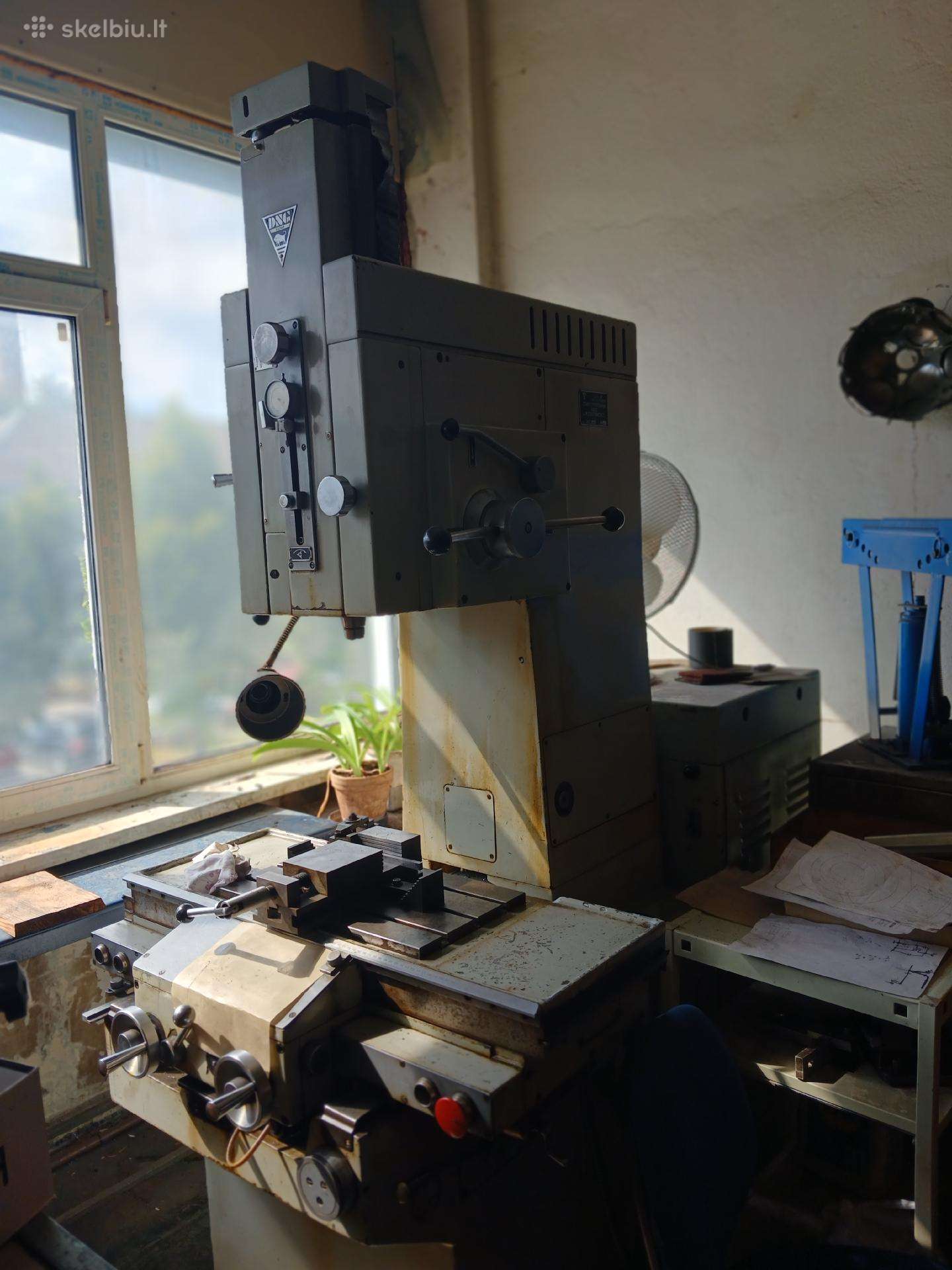 Koordinatinio ištekinimo staklės 2421