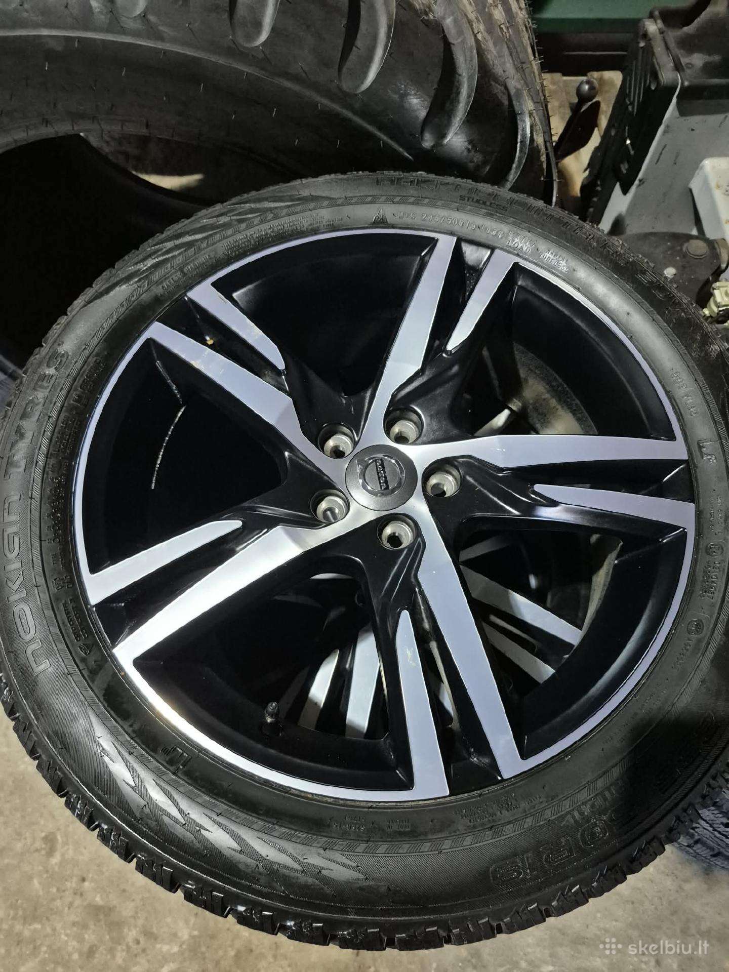Volvo r19 diskai su zieminem padangom