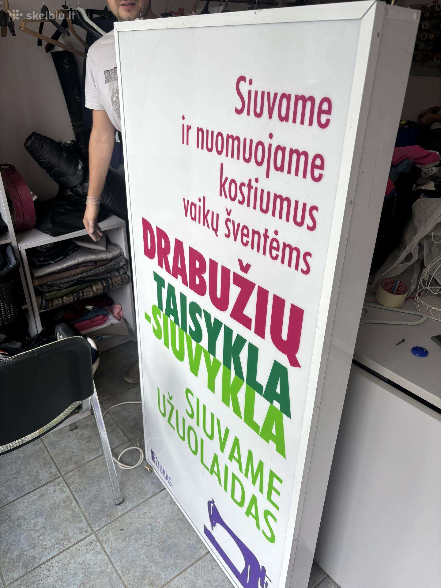 Reklaminis stendas švieslentė