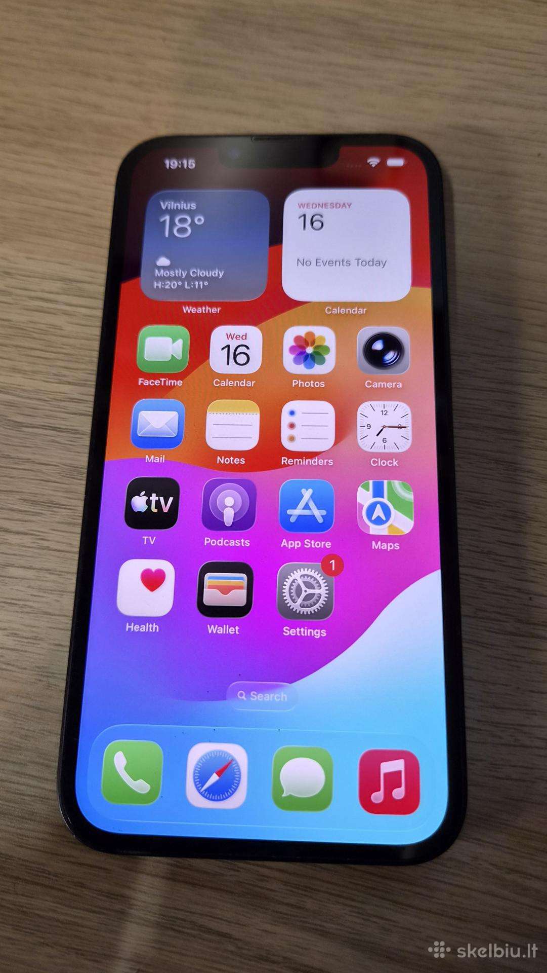 Apple iPhone 13