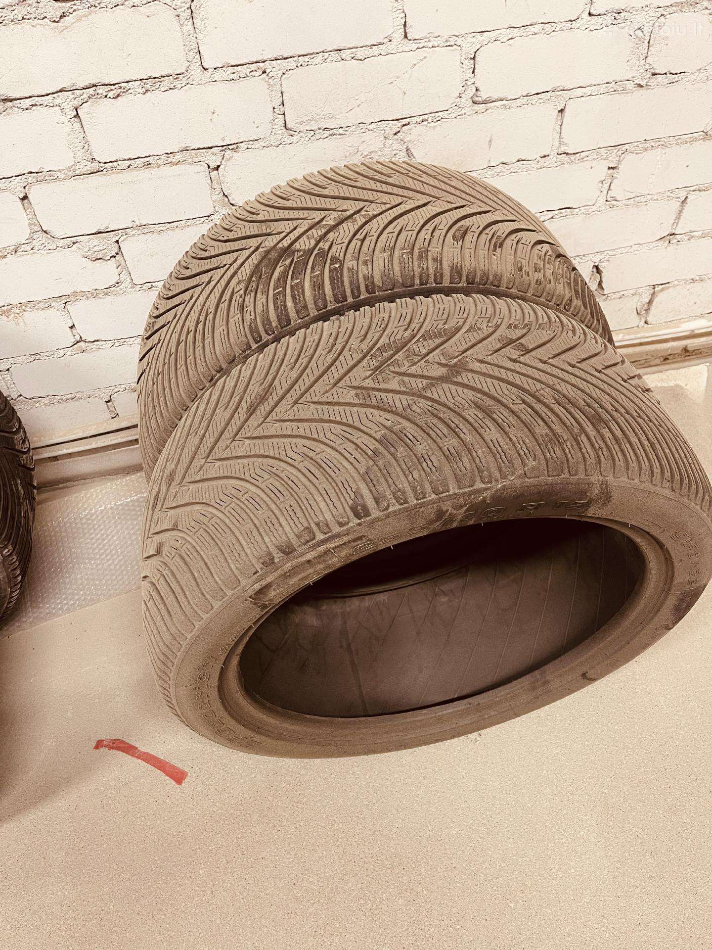 Parduodu ziemines padangas 255/40r19