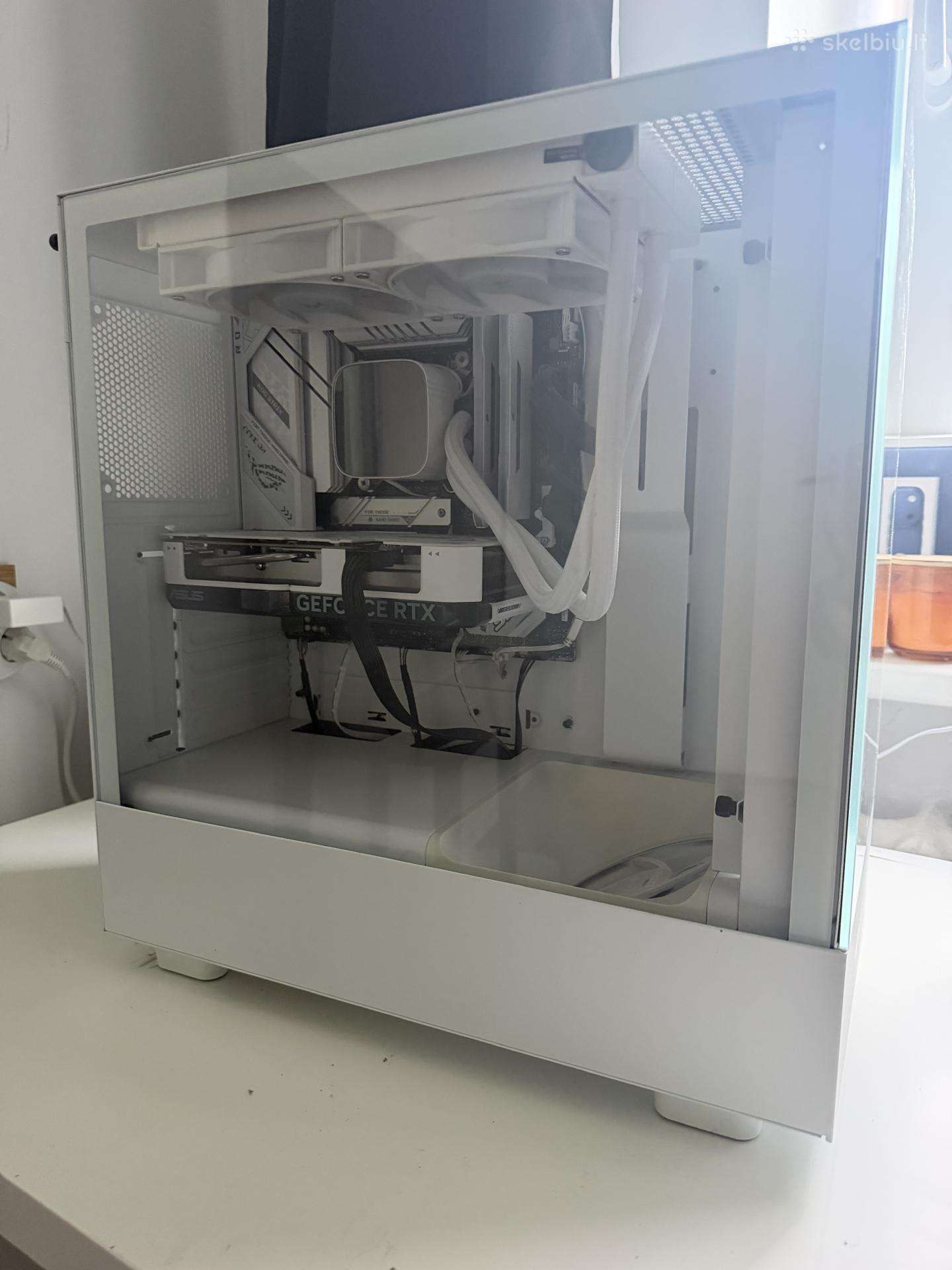 Baltas gaming pc
