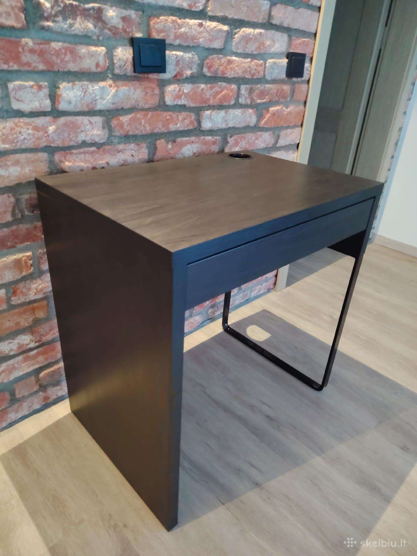 Ikea micke stalas