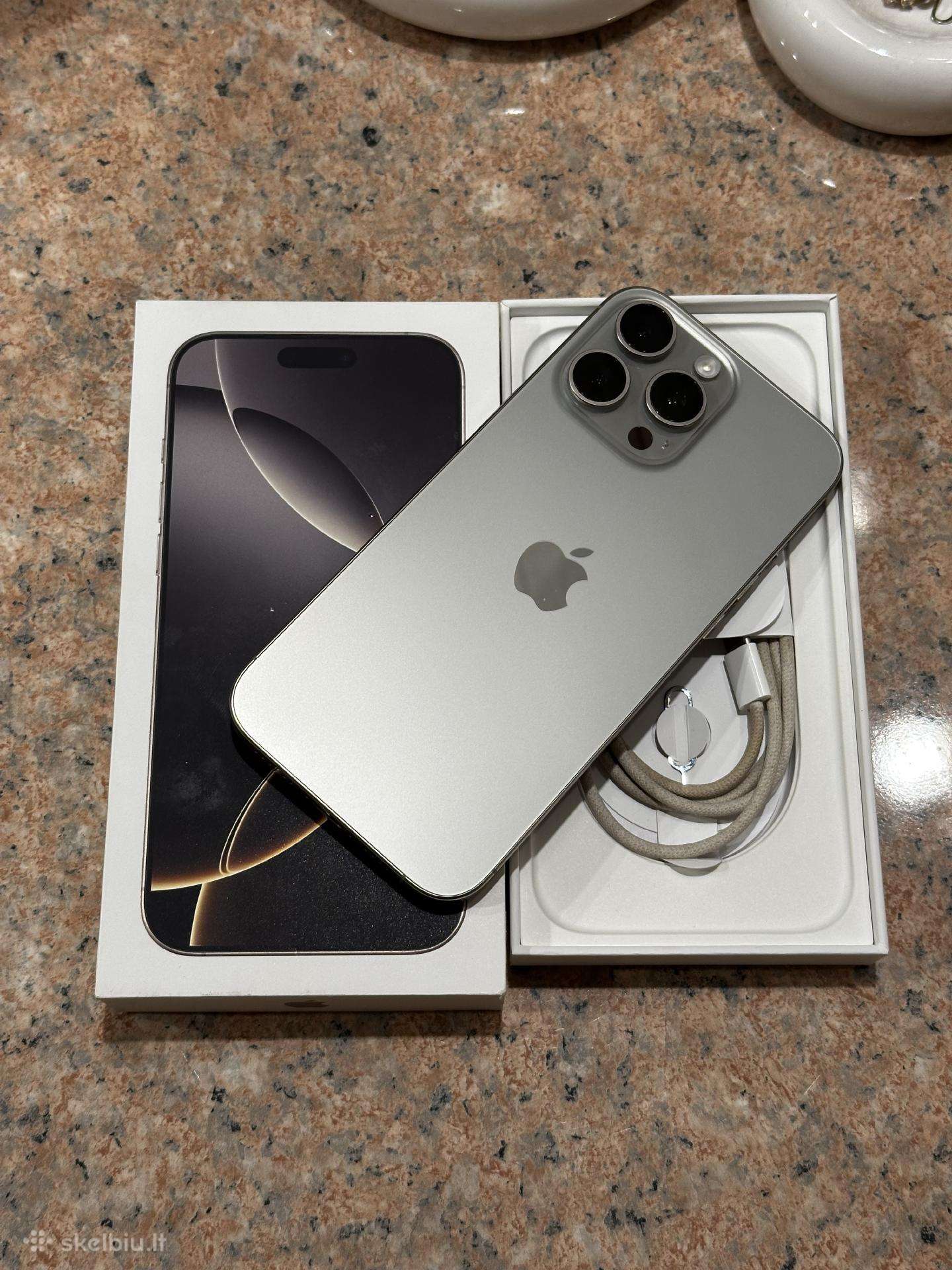 iPhone 16 Pro Max