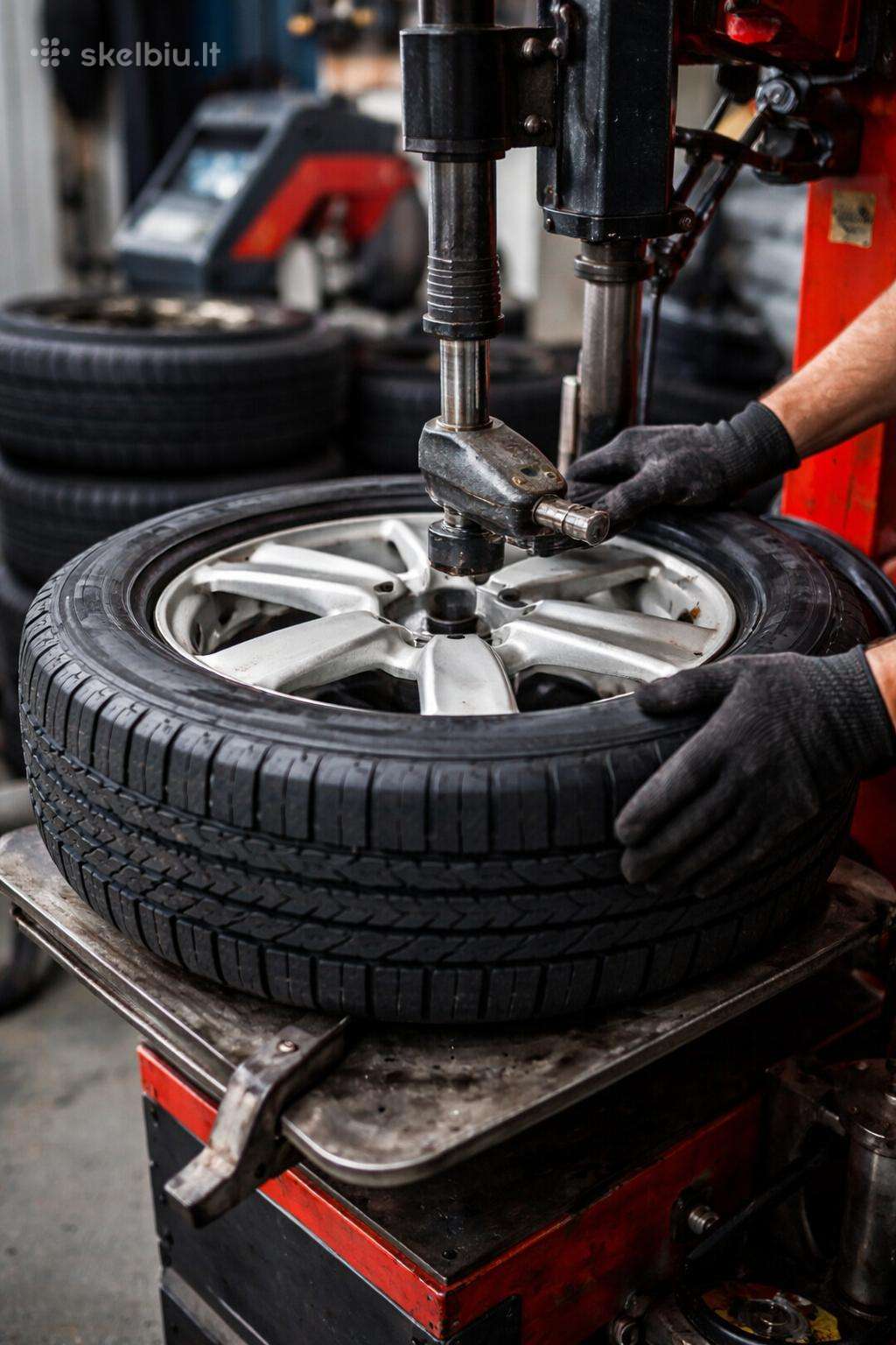 Padangų montuotojas, Vilnius