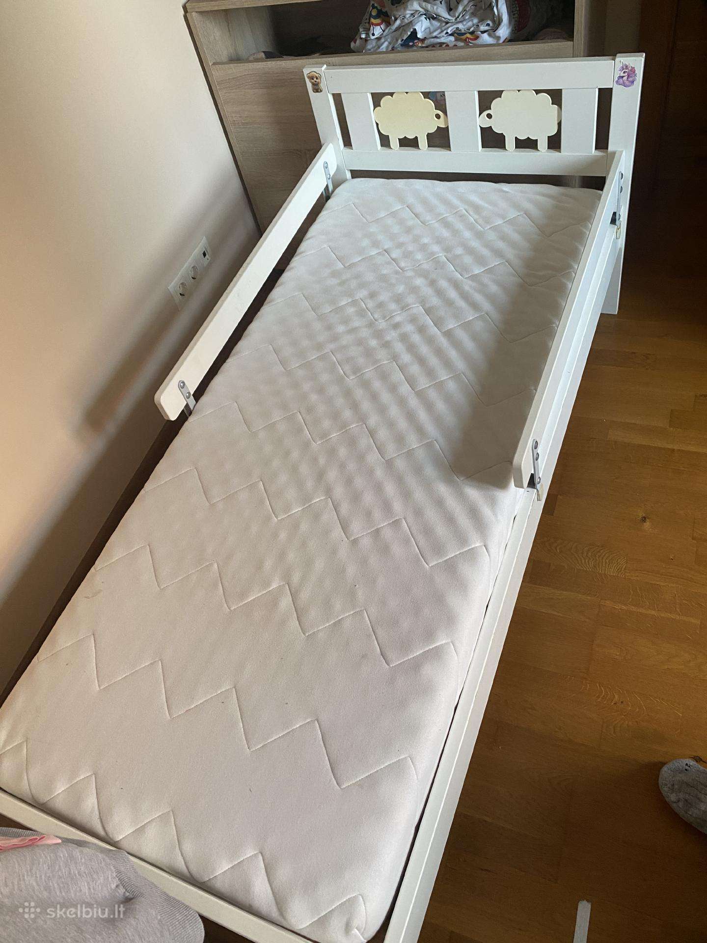 Vaikiška lova su čiužiniu