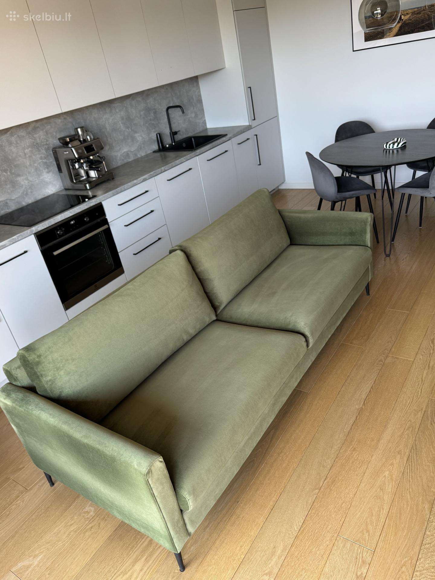 Trivietė sofa