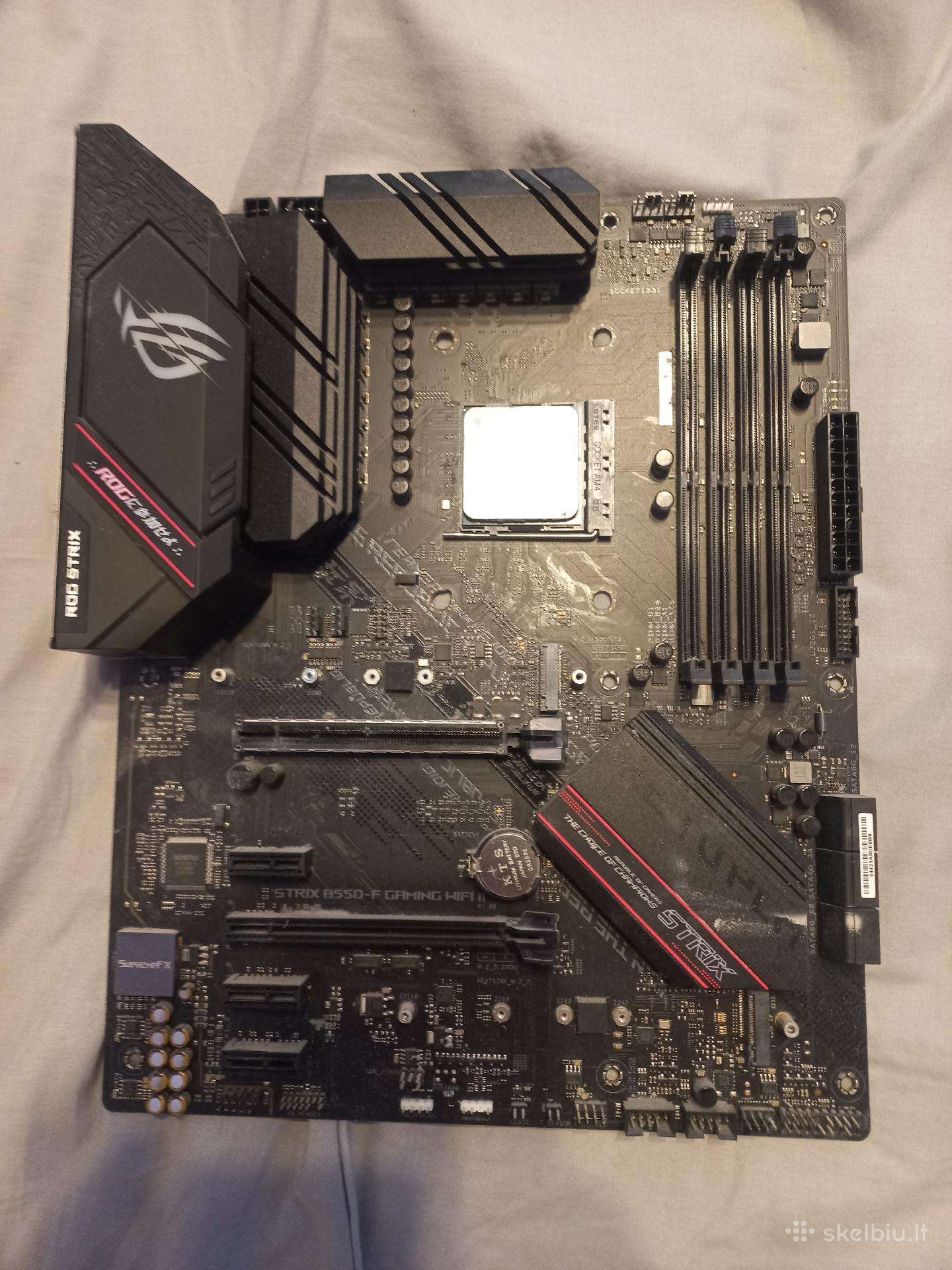 Asus rog strix B550-f Wfi + Ryzen 7 5700x