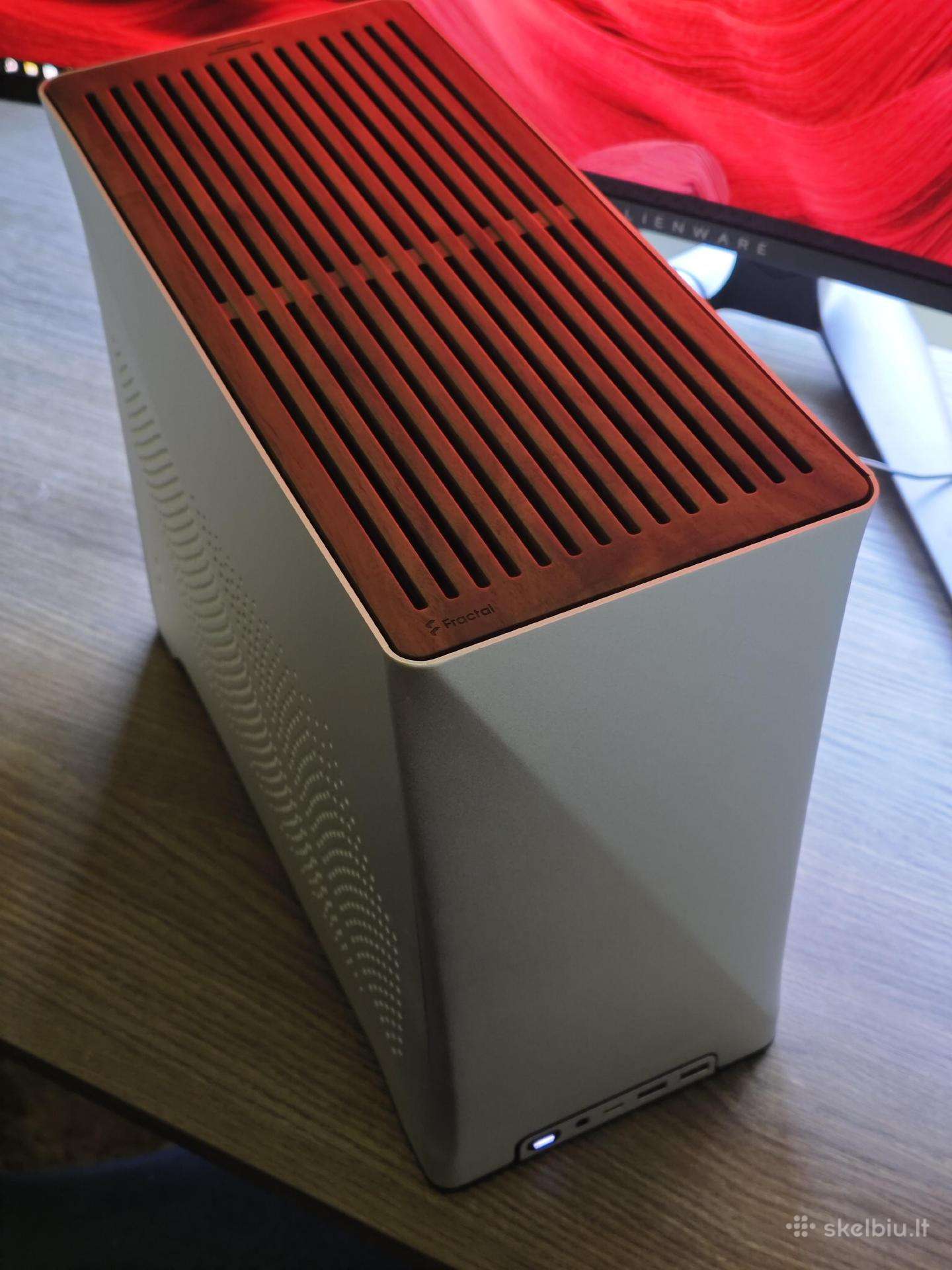 Fractal Design Era 2 sidabrinis