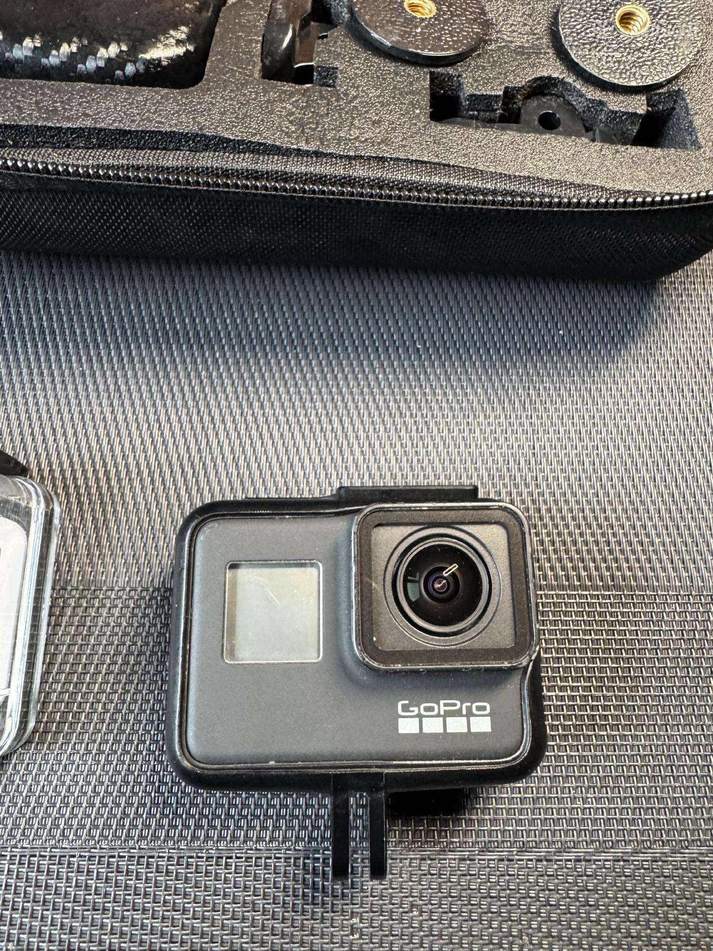 Gopro Hero 7 Black – su priedais, 4 baterijos