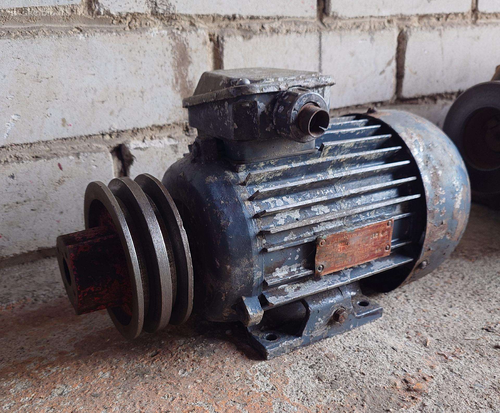 Trifazis elektros variklis 1,5 kw 1400 aps