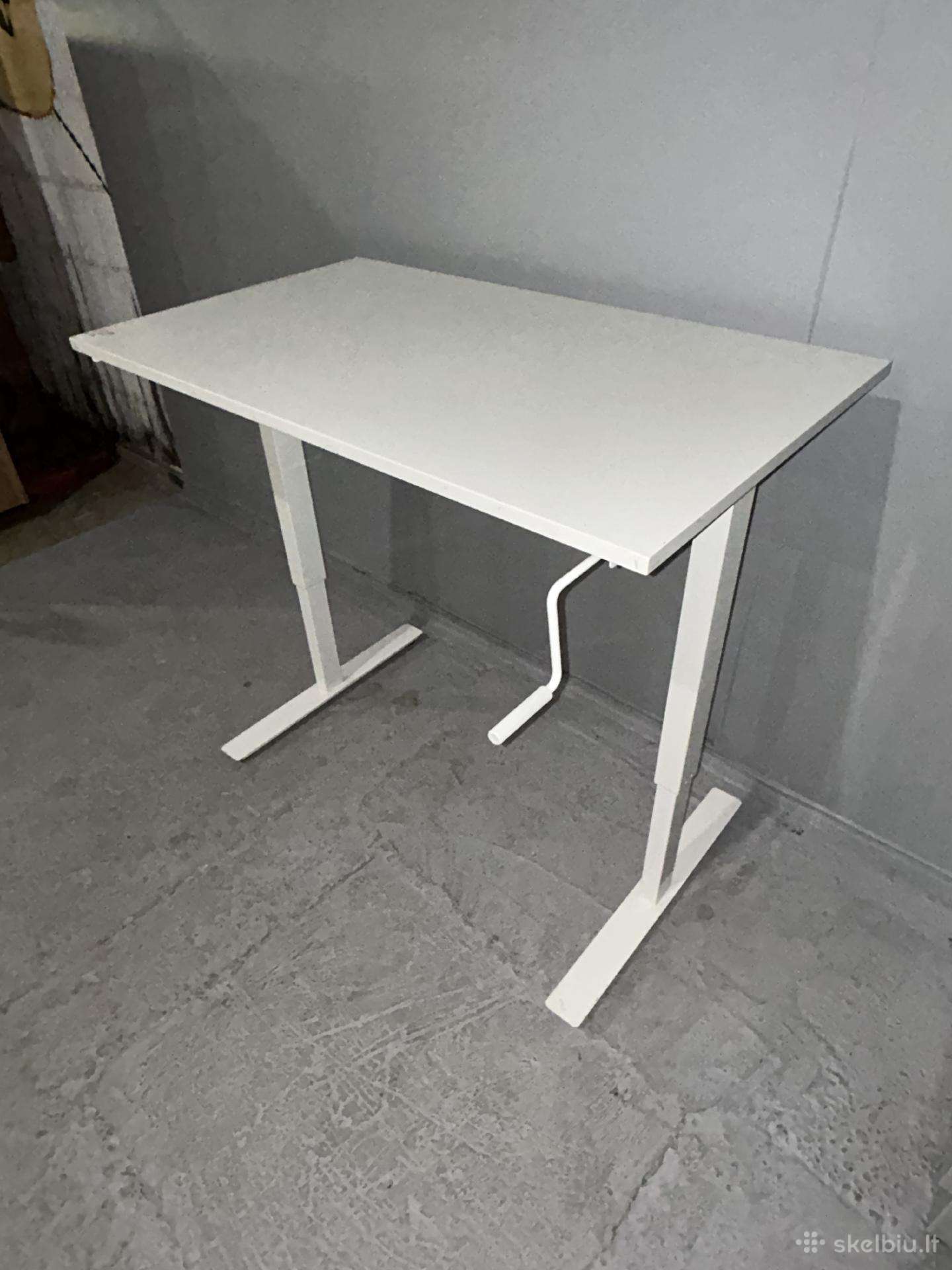 Parduodamas reguliuojamo aukščio stalas