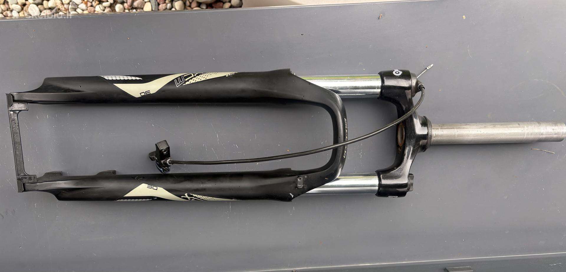 Priekinė šakė Sr-suntour Xcm 29"