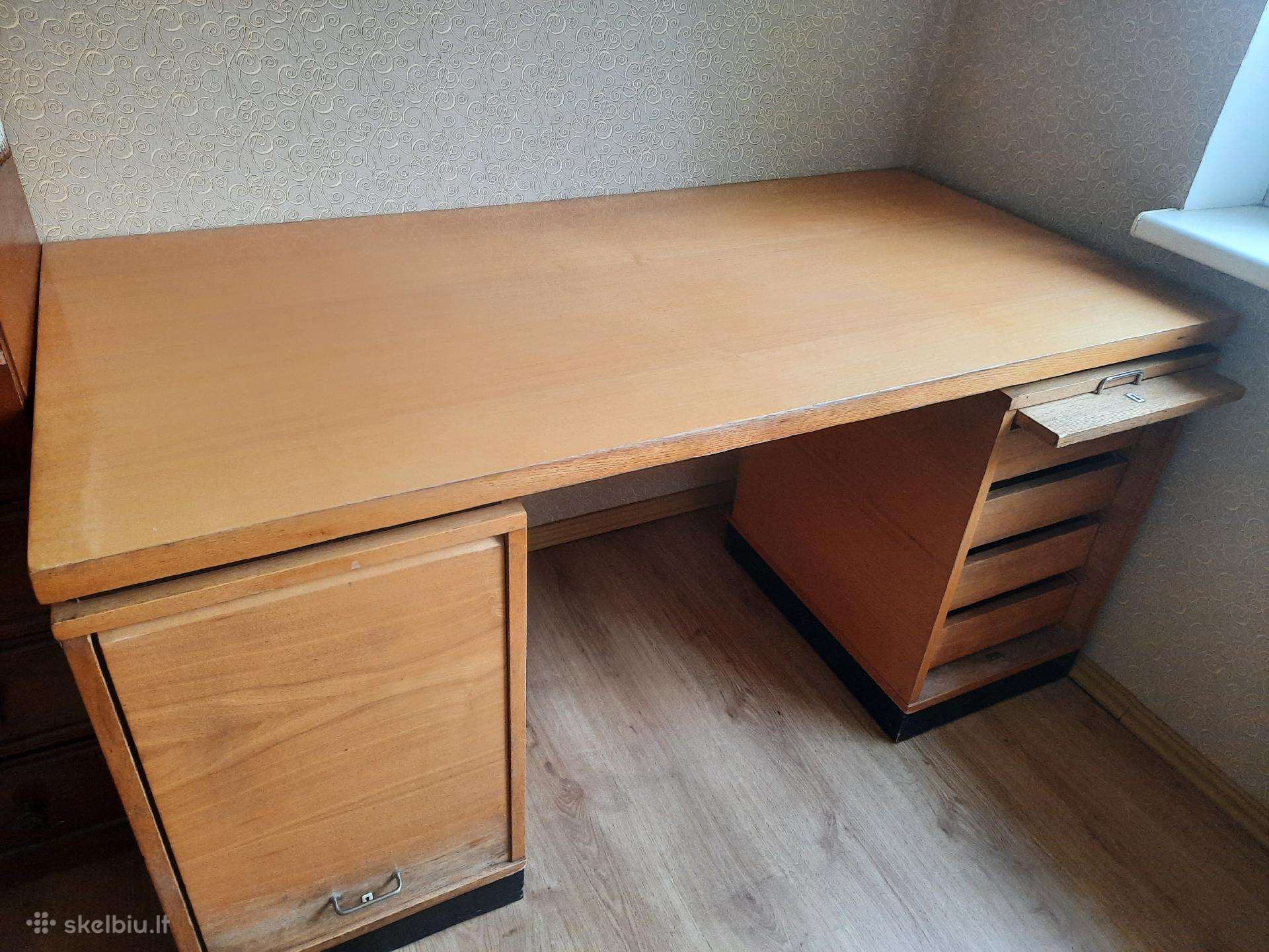 Senovinis rašomasis stalas