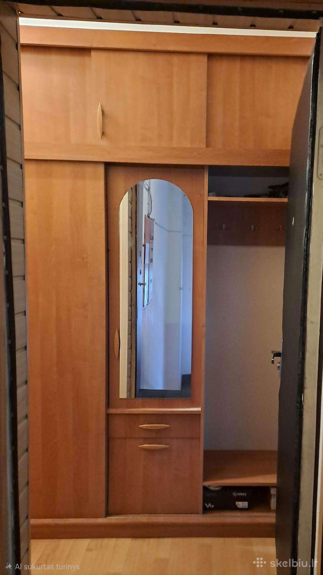 Parduodama prieškambario spinta – simbolinė kaina