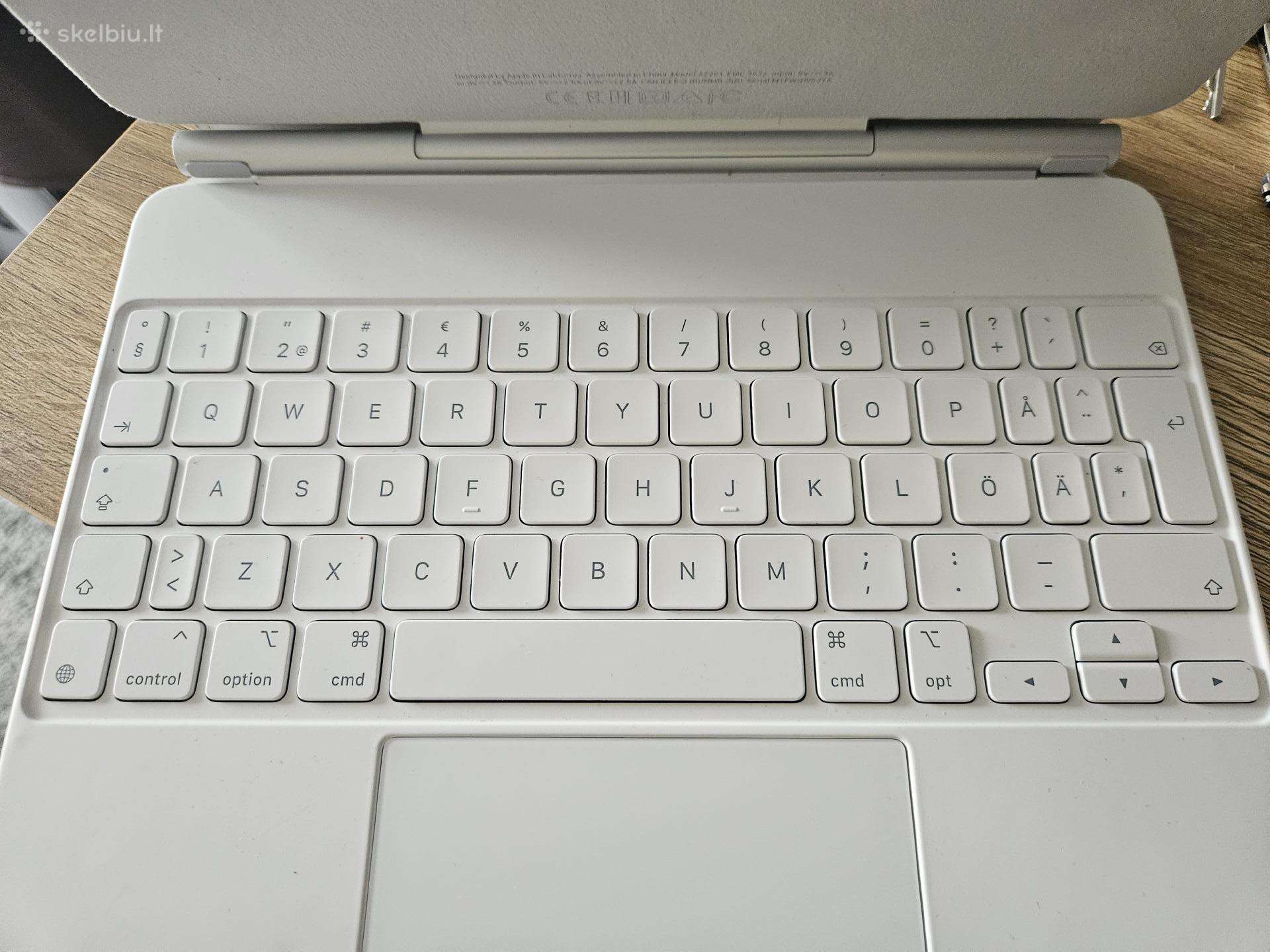 Apple magic keyboard iPad pro 11