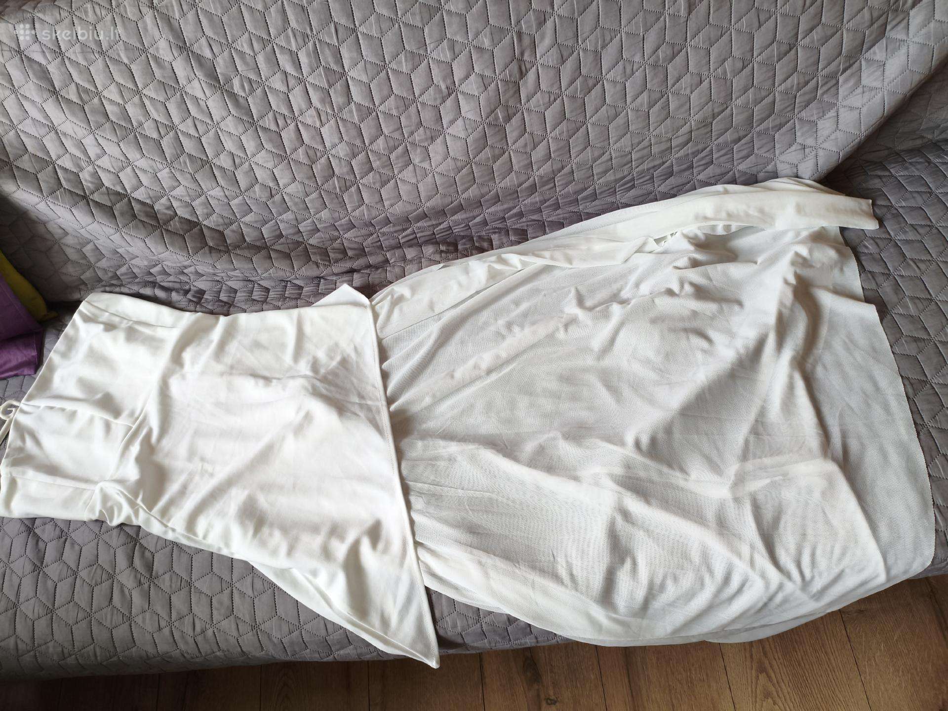 Balta maxi ilgio suknelė