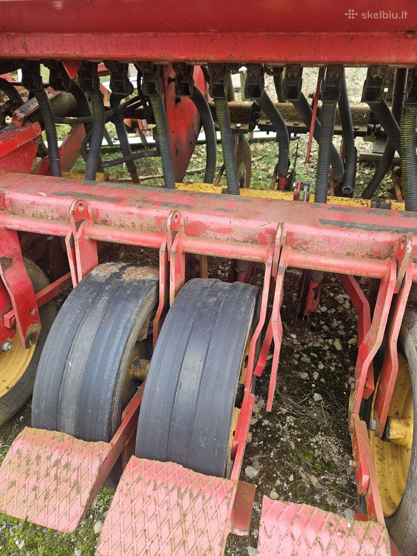 Vaderstad Rapid 400 Detalės Padangos