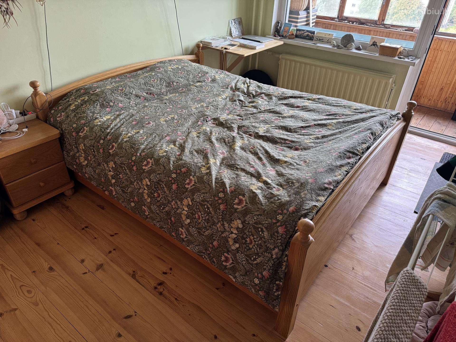 Medžio masyvo dvigulė lova 160 cm