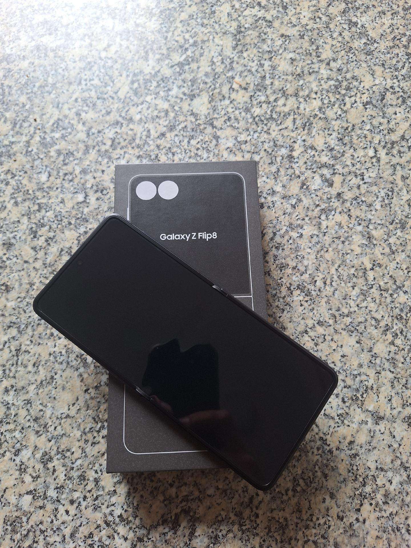 Samsung Z Flip 8 12/256gb