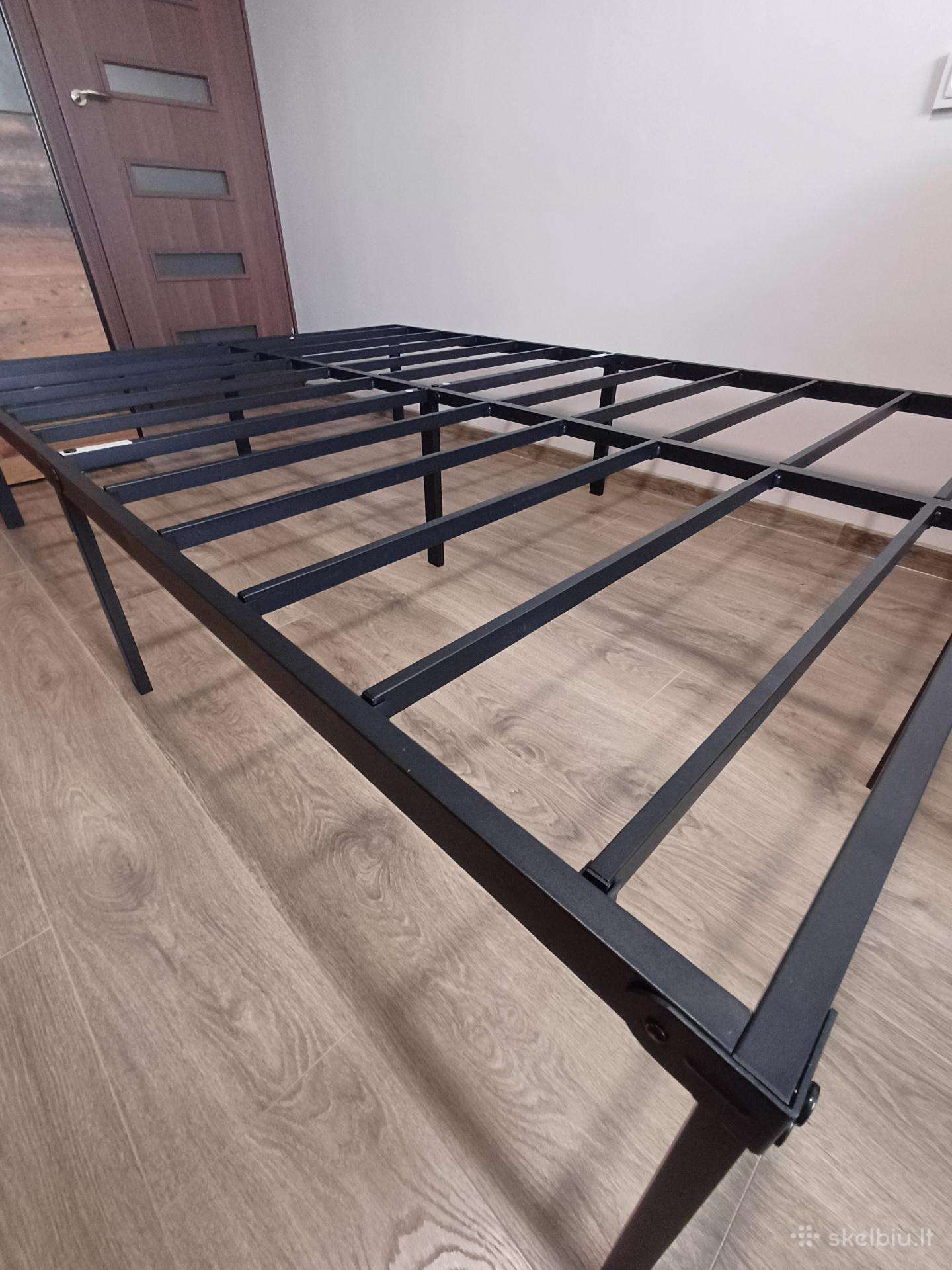 Metalinis lovos rėmas su Antčiužinis