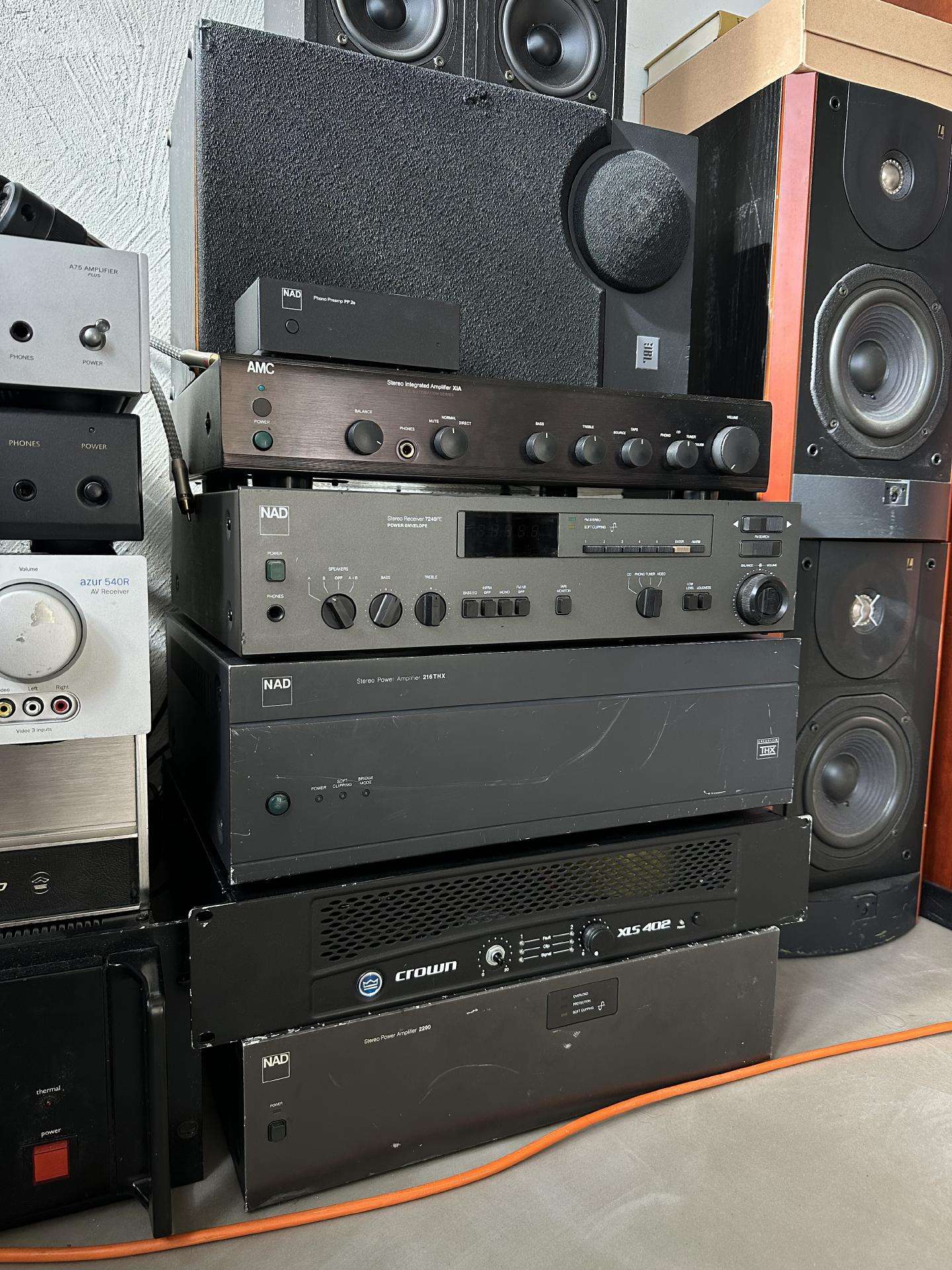 Nad 2200