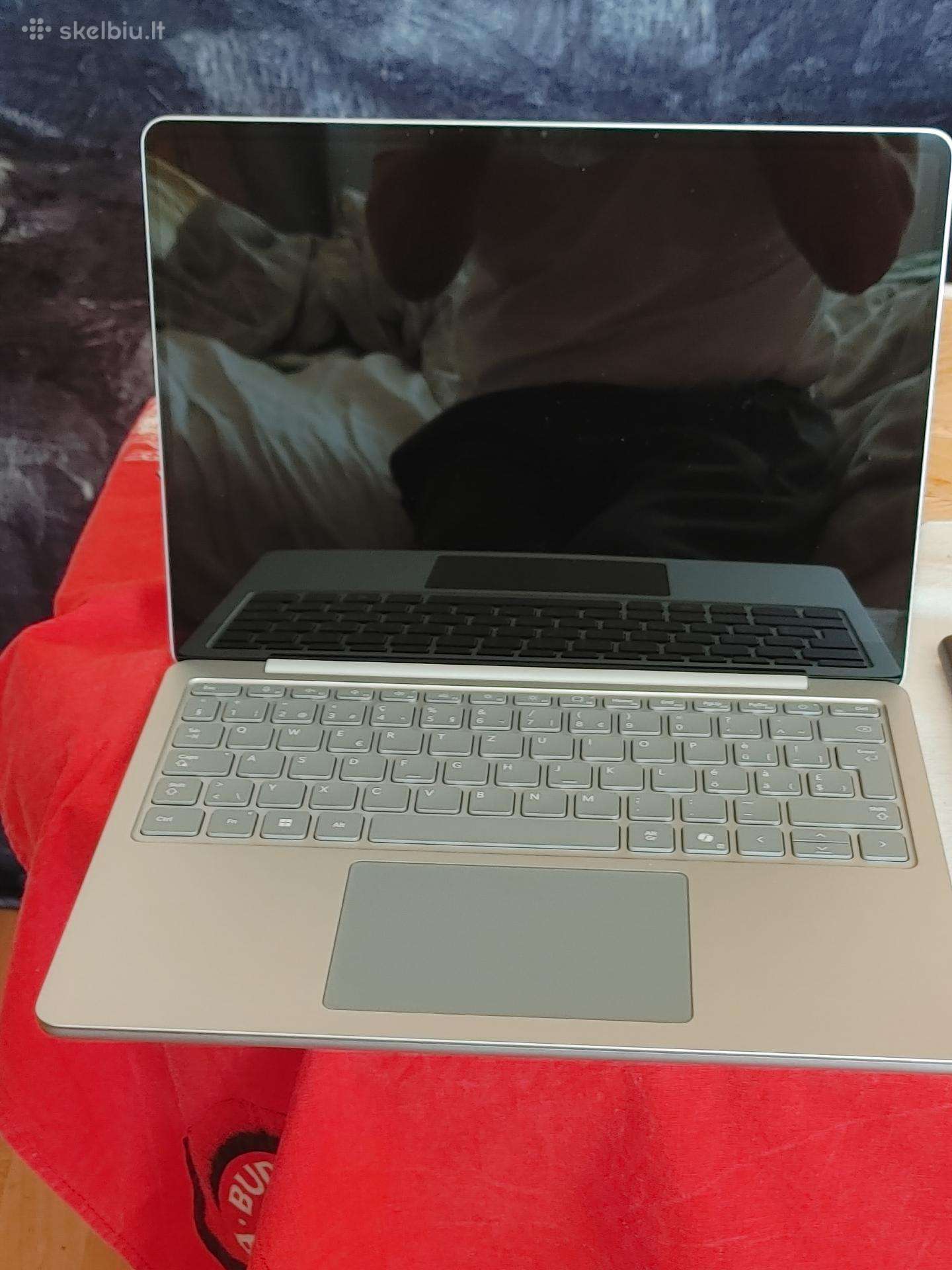 Parduodu Microsoft Surface 13" naujas