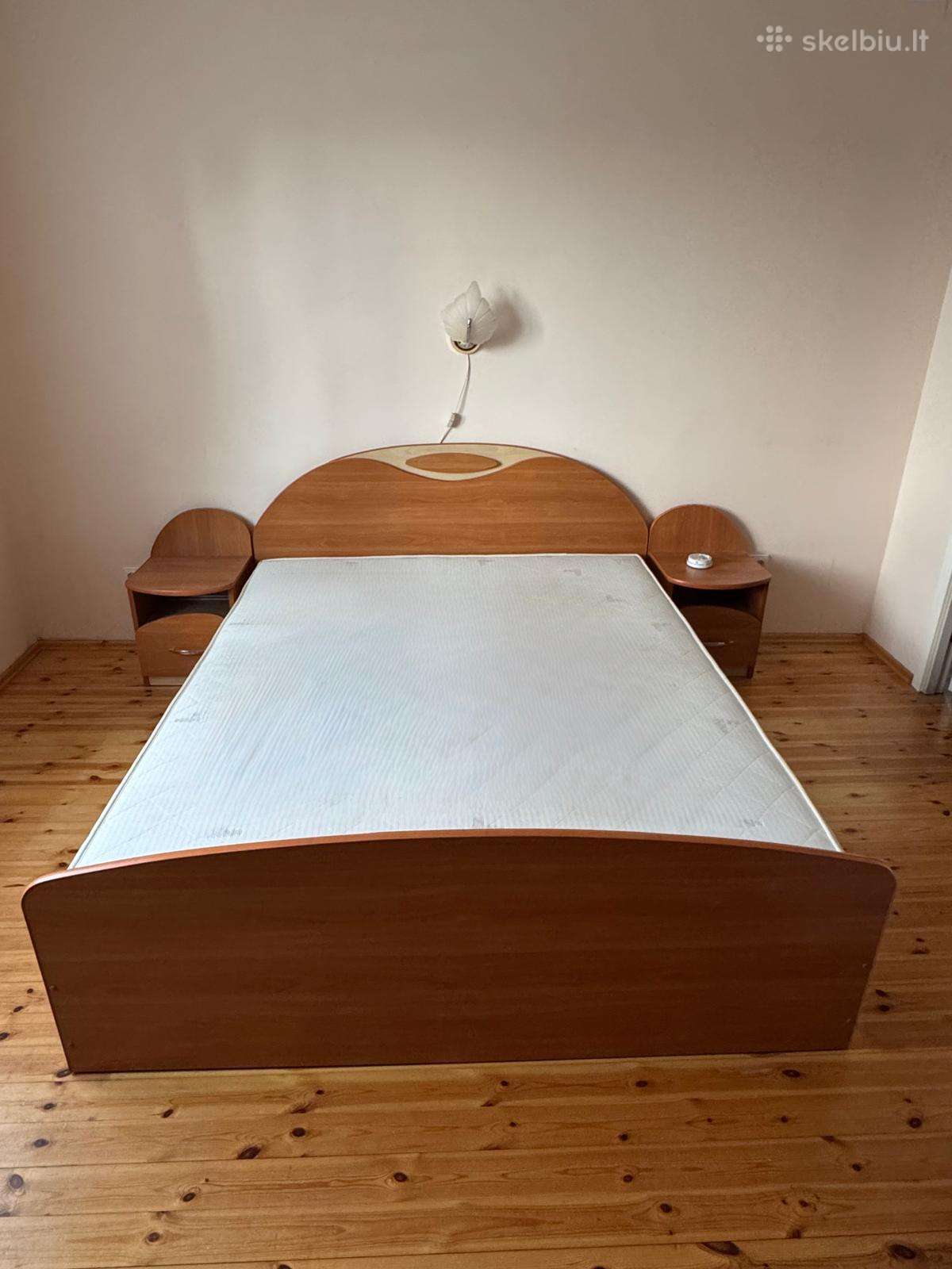 Lova 160200 su spintelem