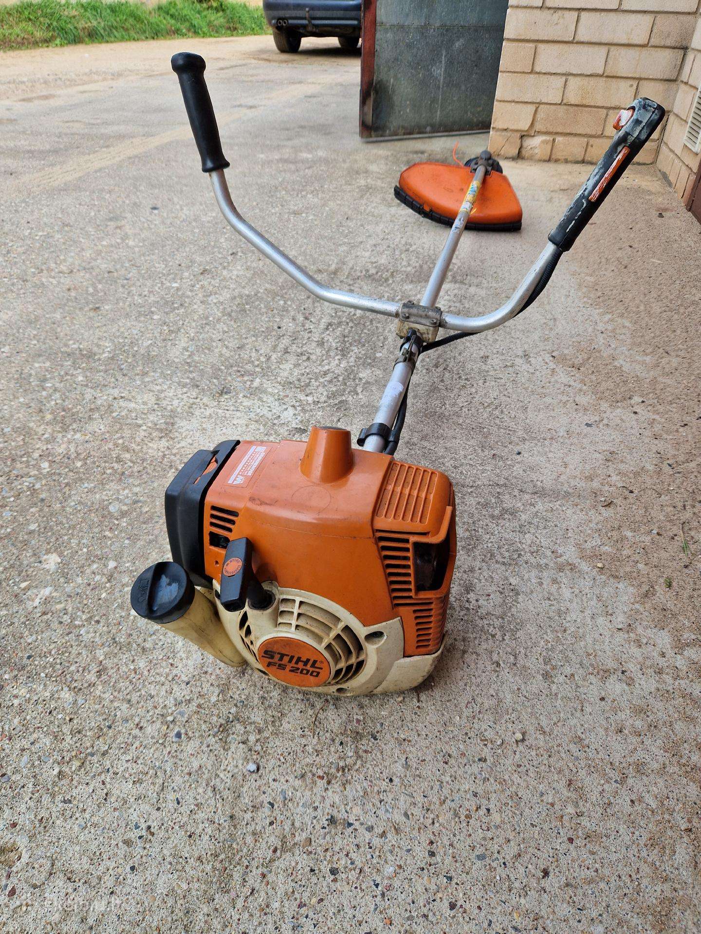 Stihl FS 200 benzininis trimeris