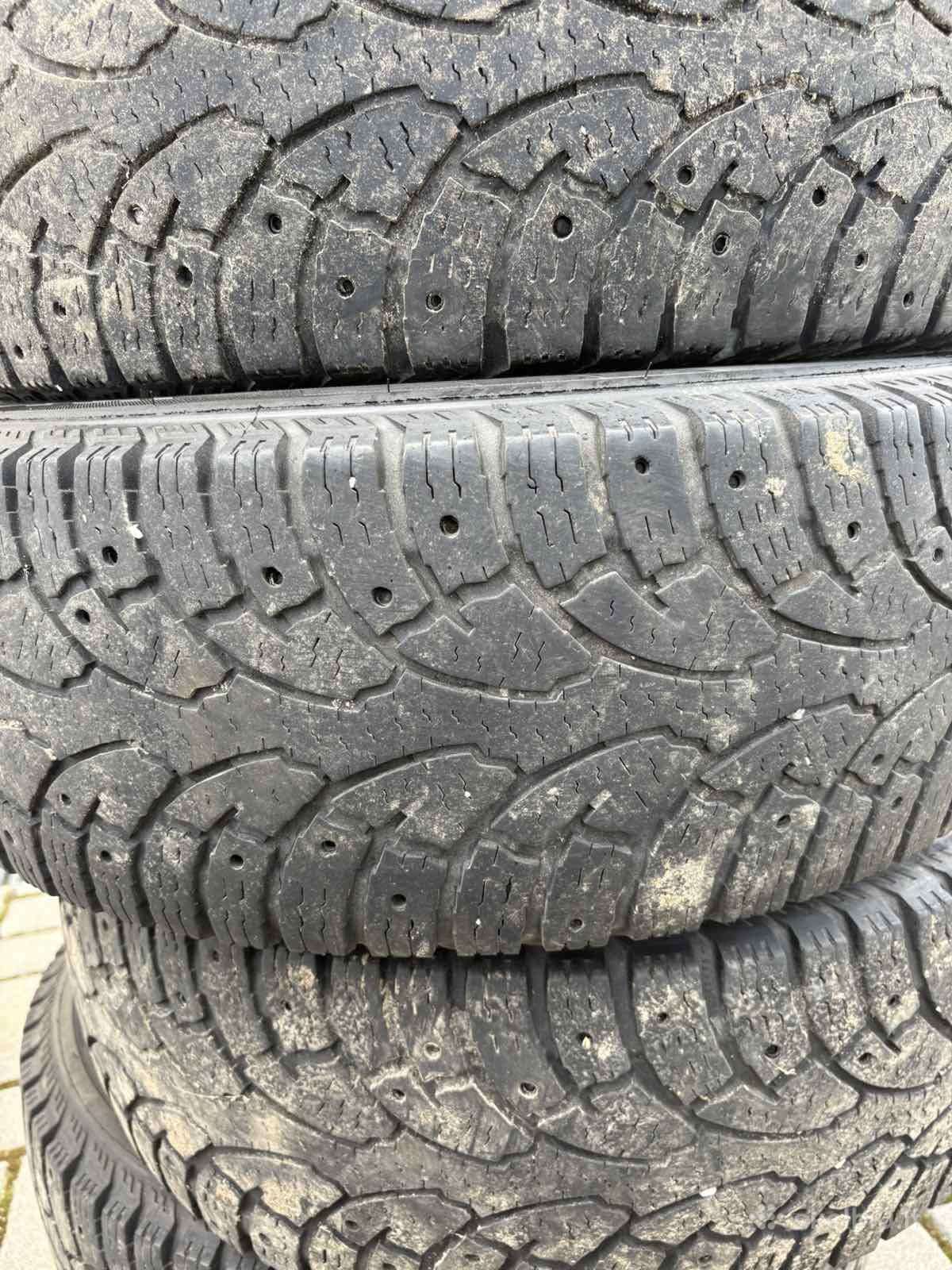 Padangos žieminės 225/70r15 C-4 vnt