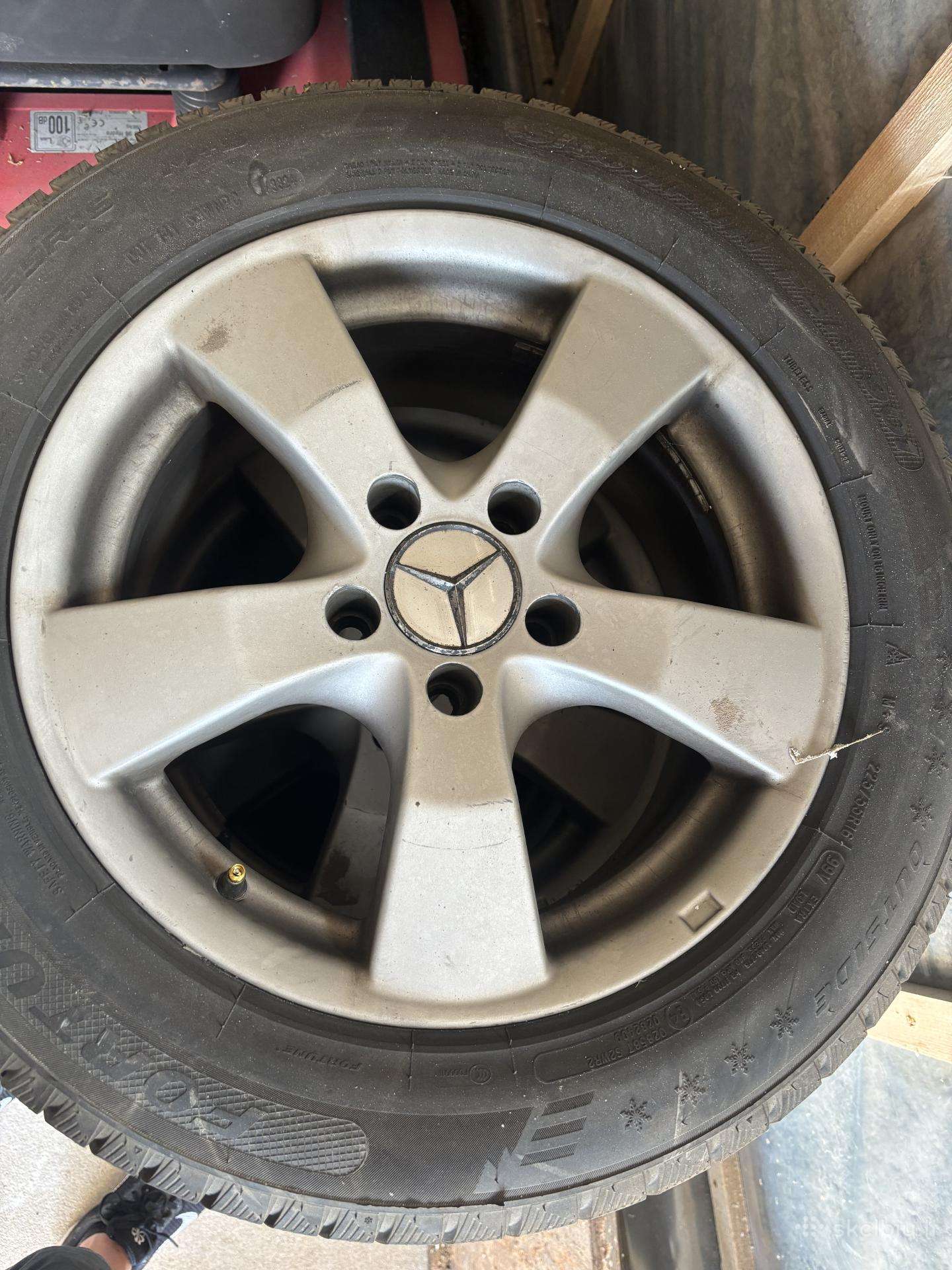 R16 225/55 zieminiu ratu komplektas