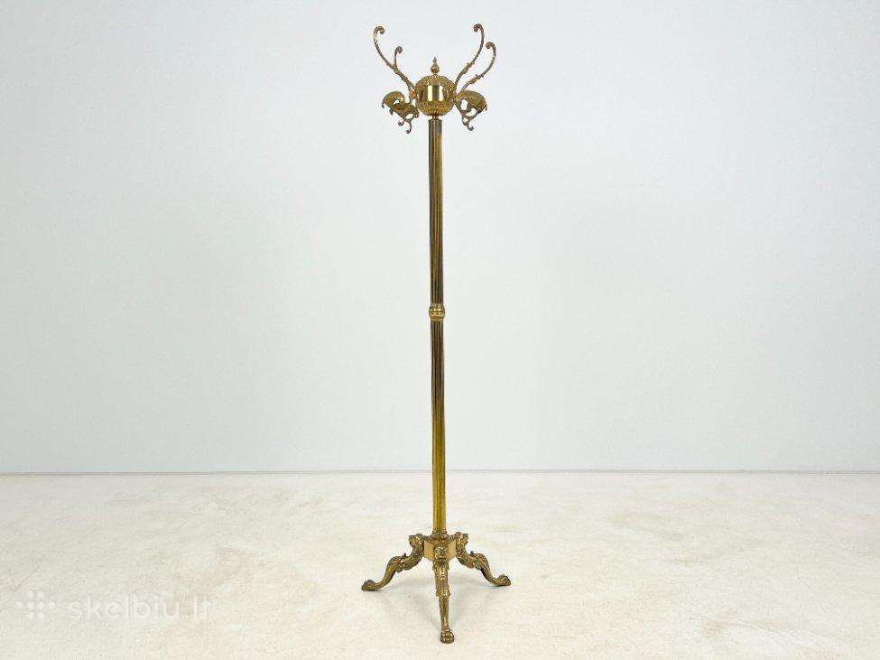 Pastatoma žalvarinė kabykla