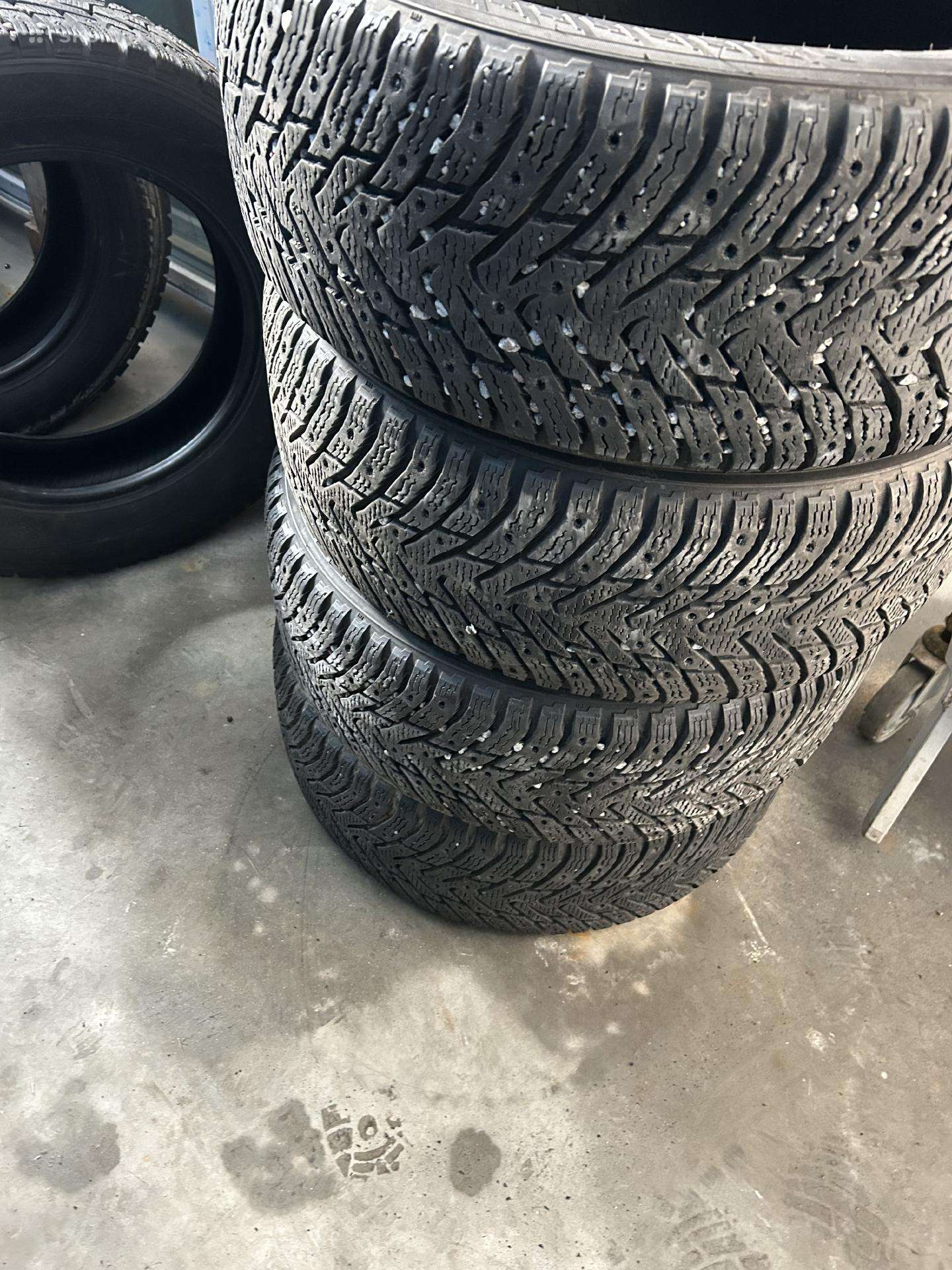 Nokian, universalios 215/65 R17