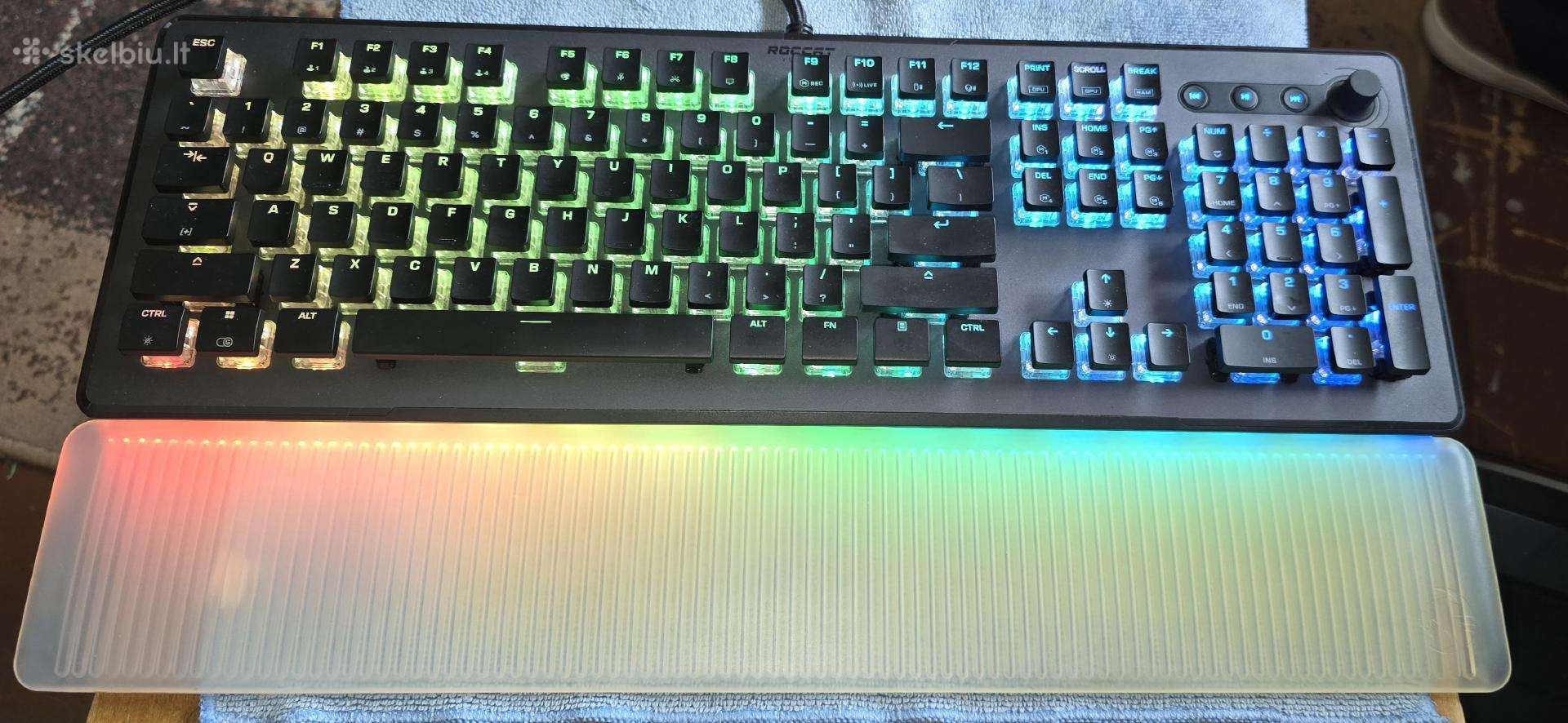 Roccat Vulcan II Max juoda mechaninė klaviatūra