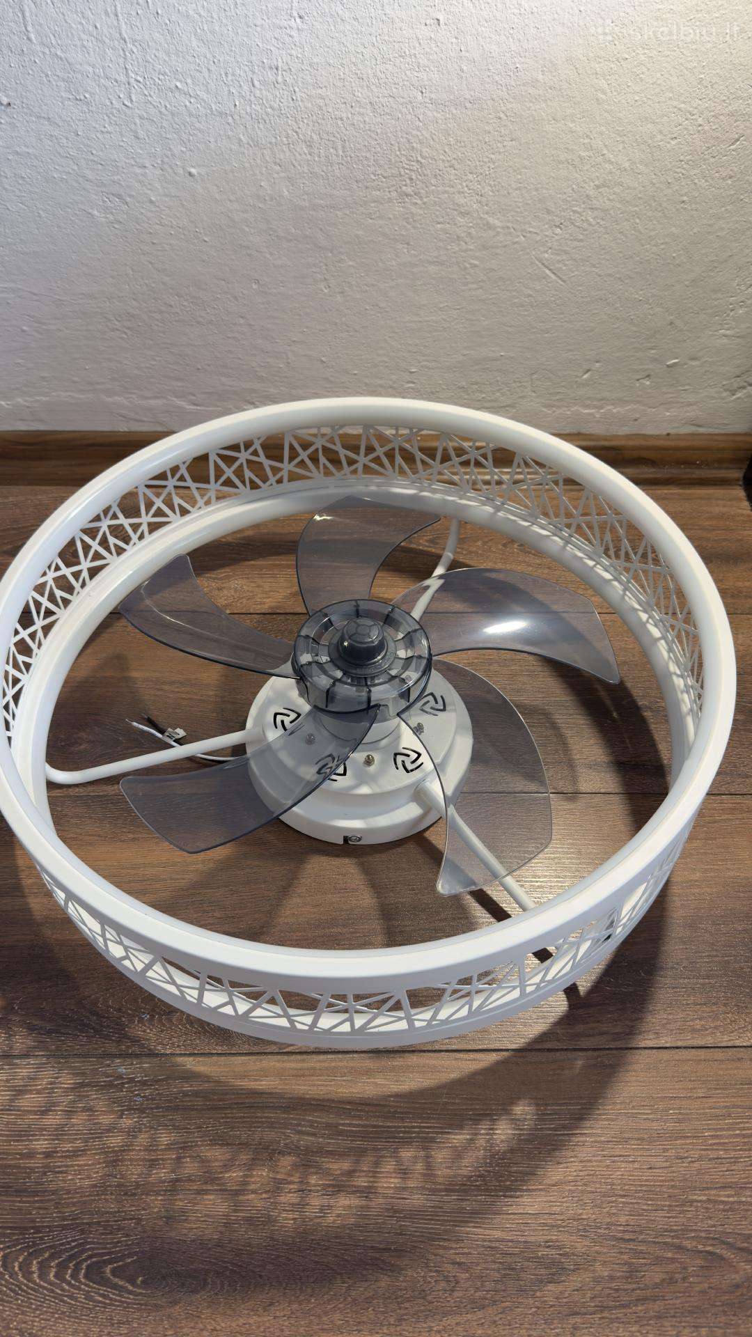 Lubinis ventiliatorius su LED šviestuvu, 2in1