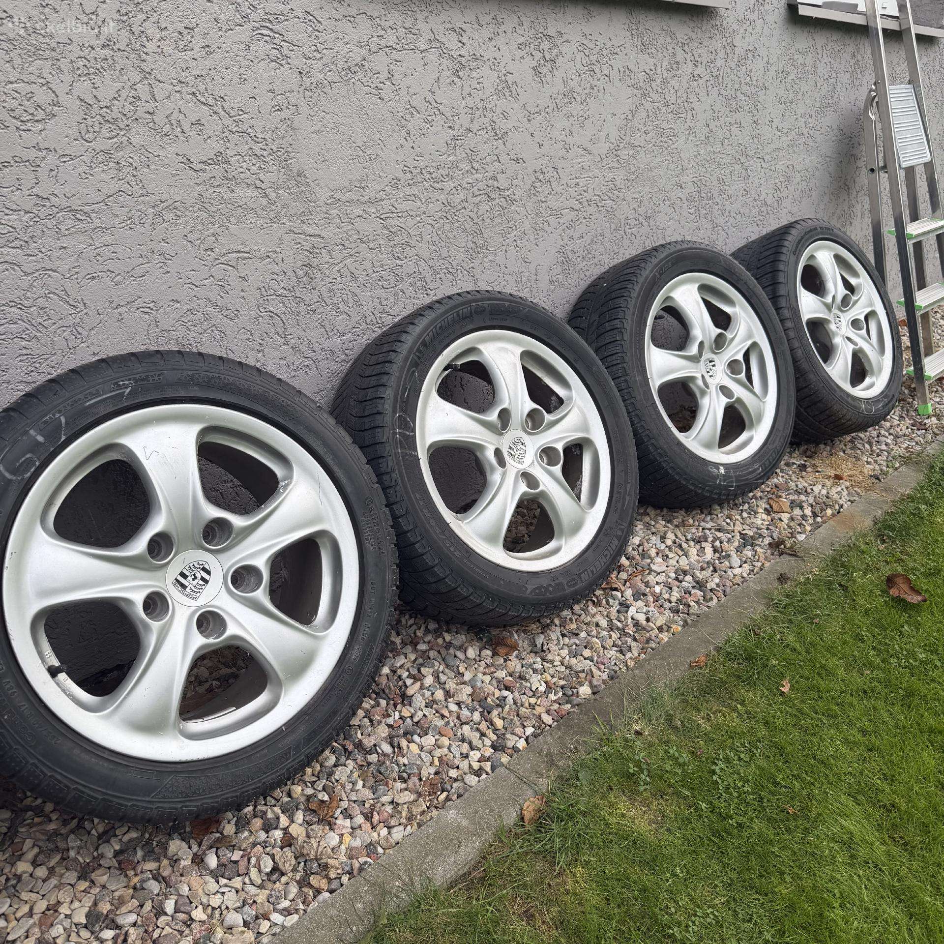 Originalūs Porsche ratlankiai su padangomis